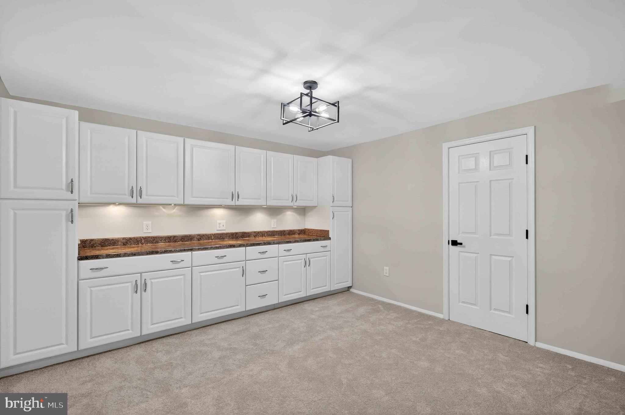 FAIRFAX STATION EAST - Residential