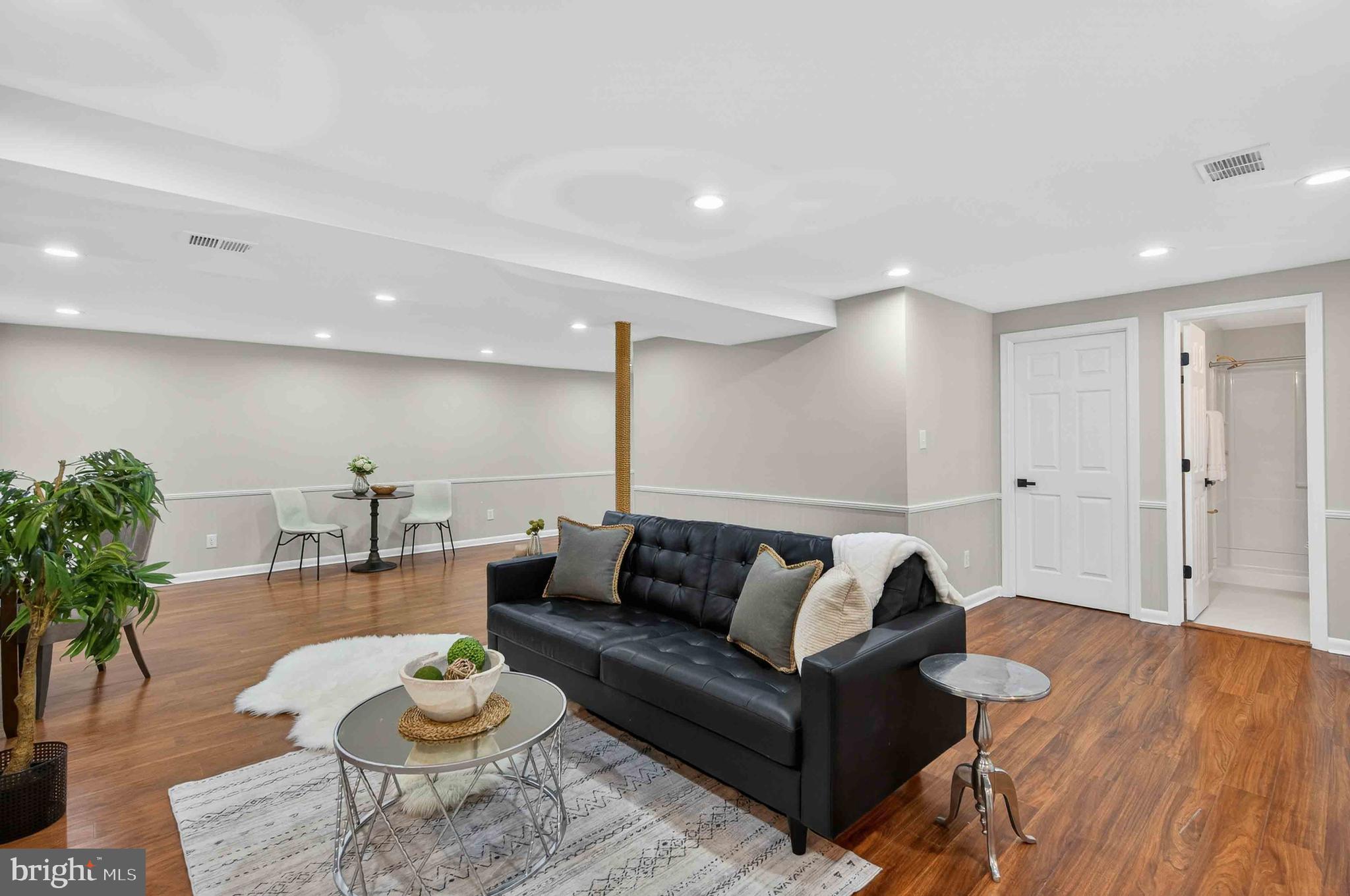 FAIRFAX STATION EAST - Residential