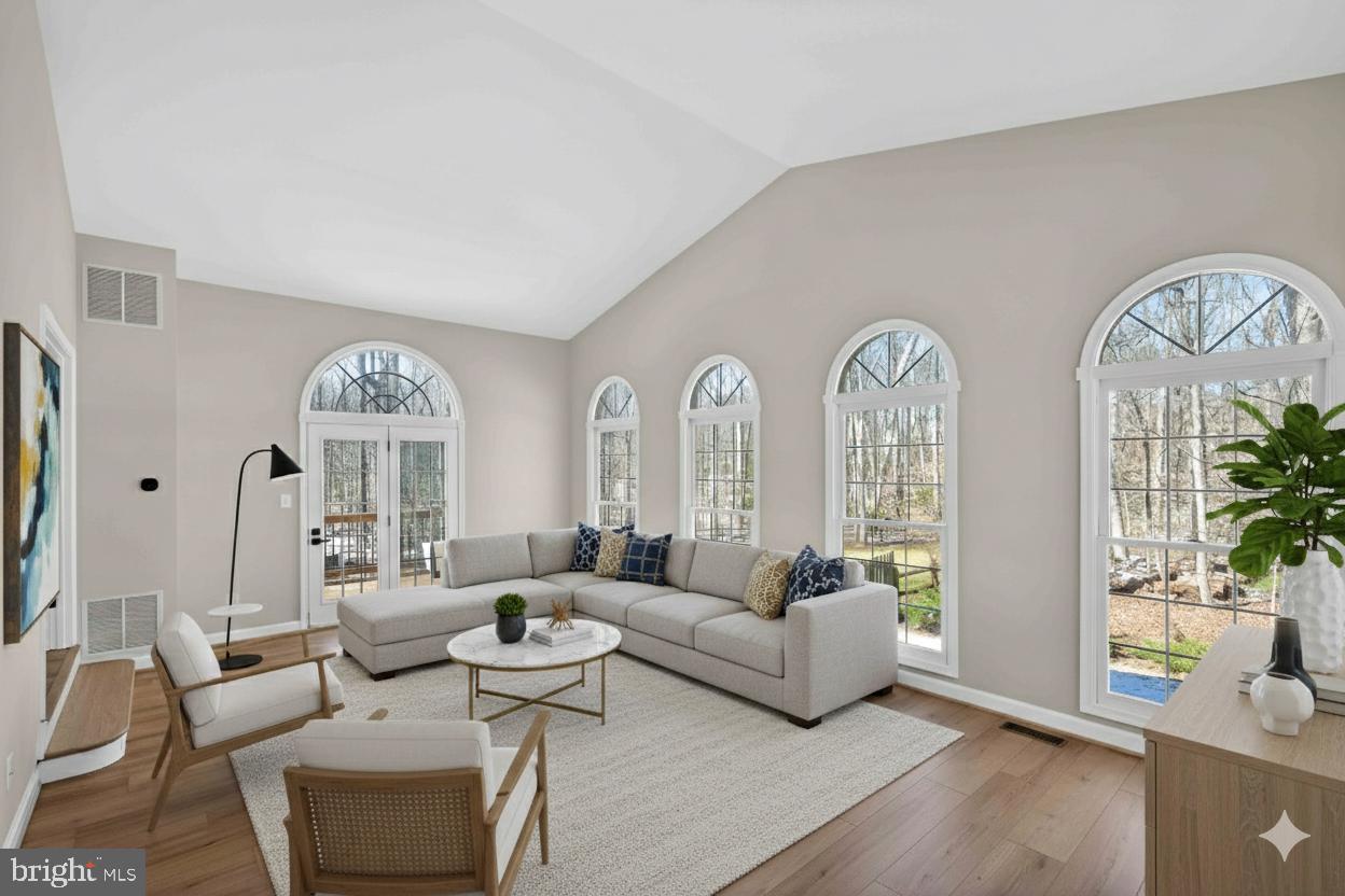 FAIRFAX STATION EAST - Residential