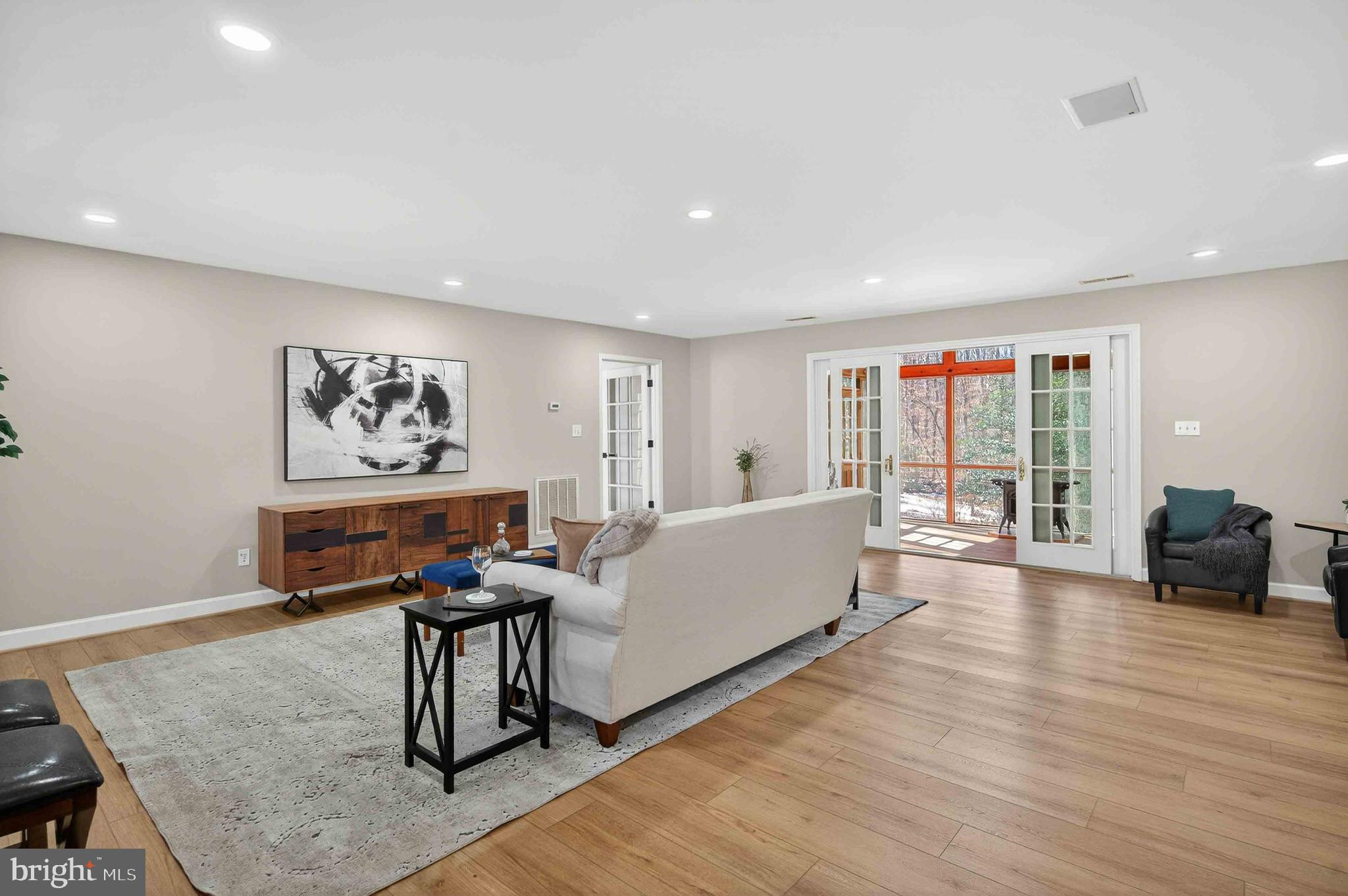 FAIRFAX STATION EAST - Residential