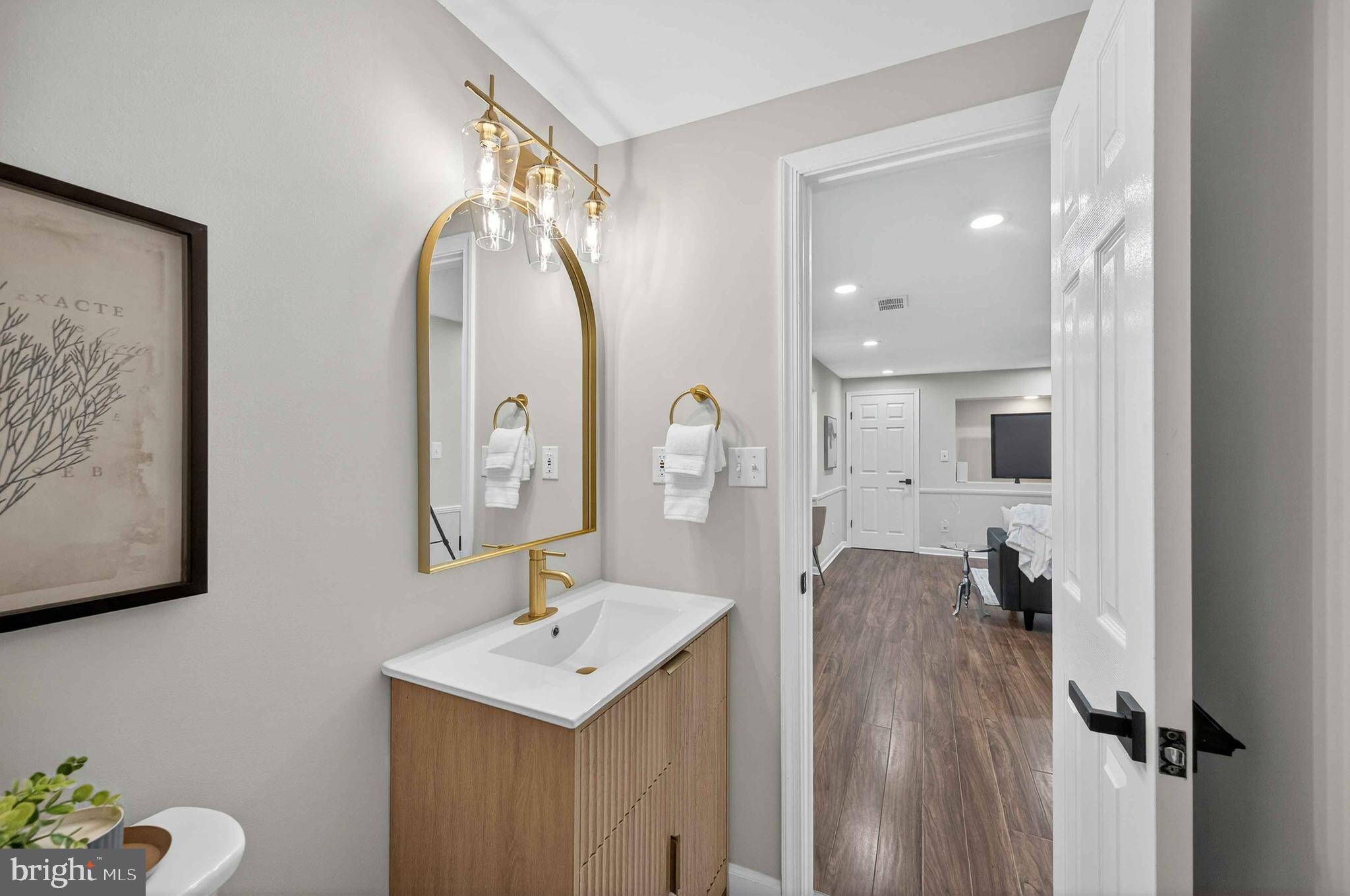 FAIRFAX STATION EAST - Residential