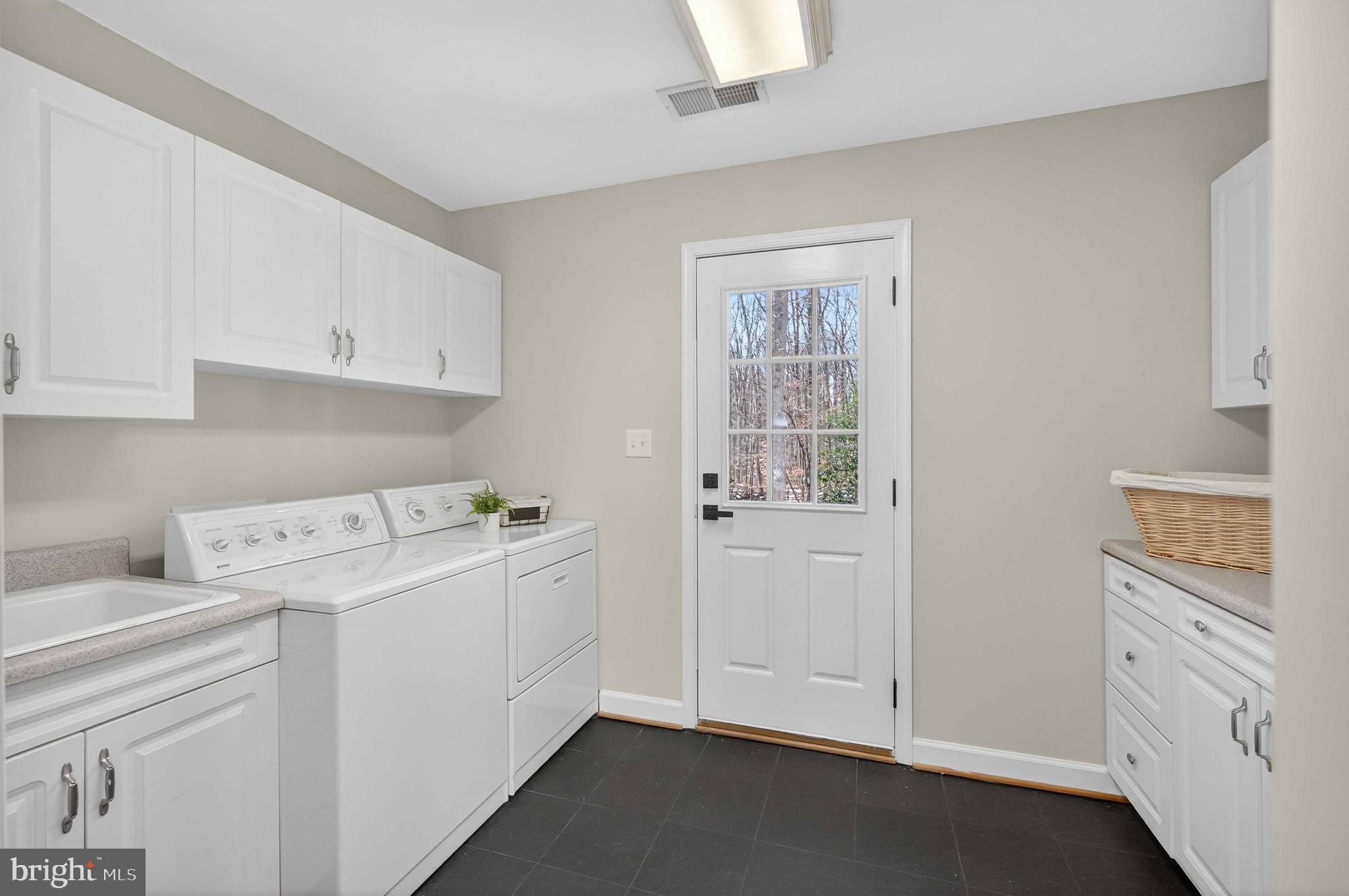 FAIRFAX STATION EAST - Residential