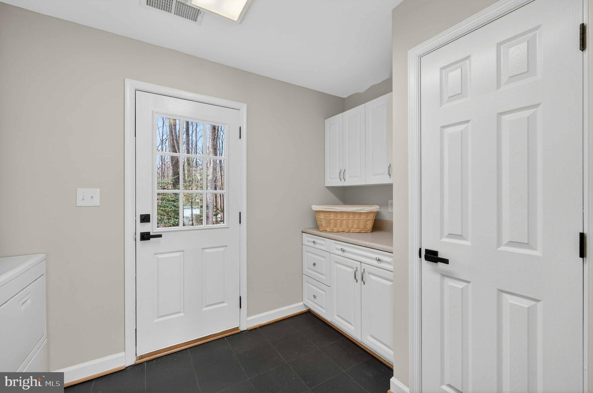 FAIRFAX STATION EAST - Residential