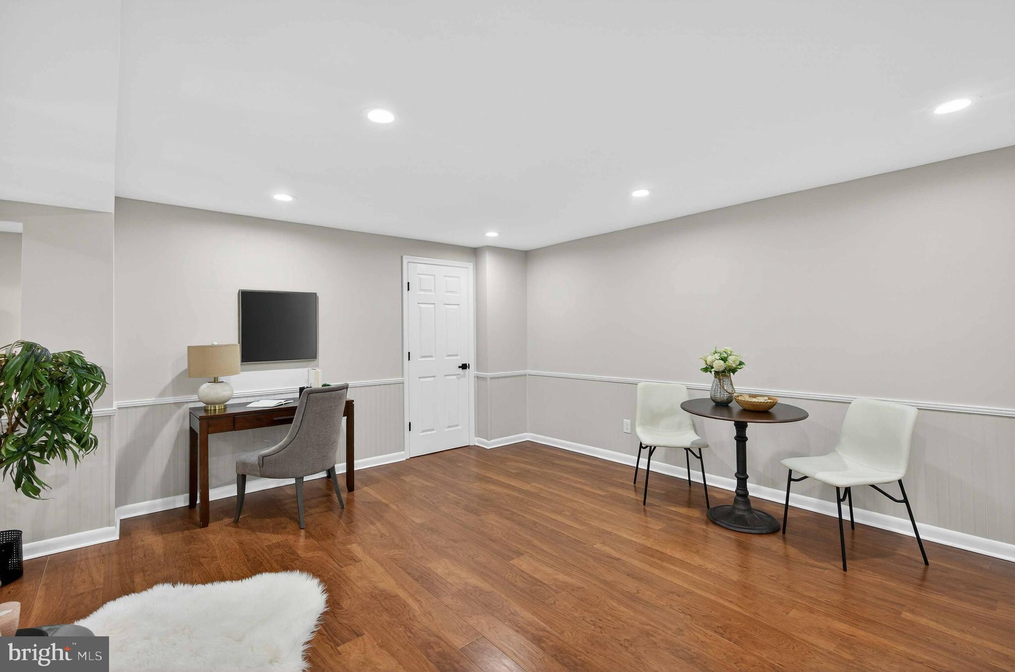 FAIRFAX STATION EAST - Residential