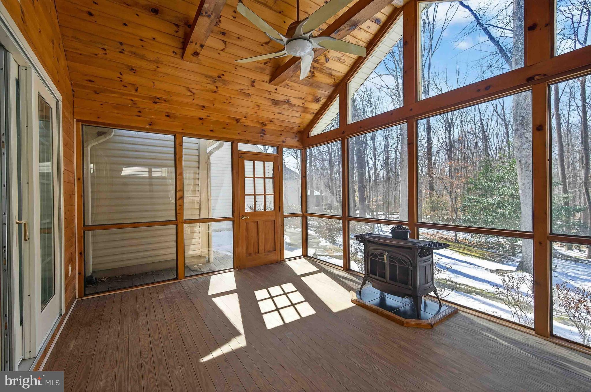 FAIRFAX STATION EAST - Residential