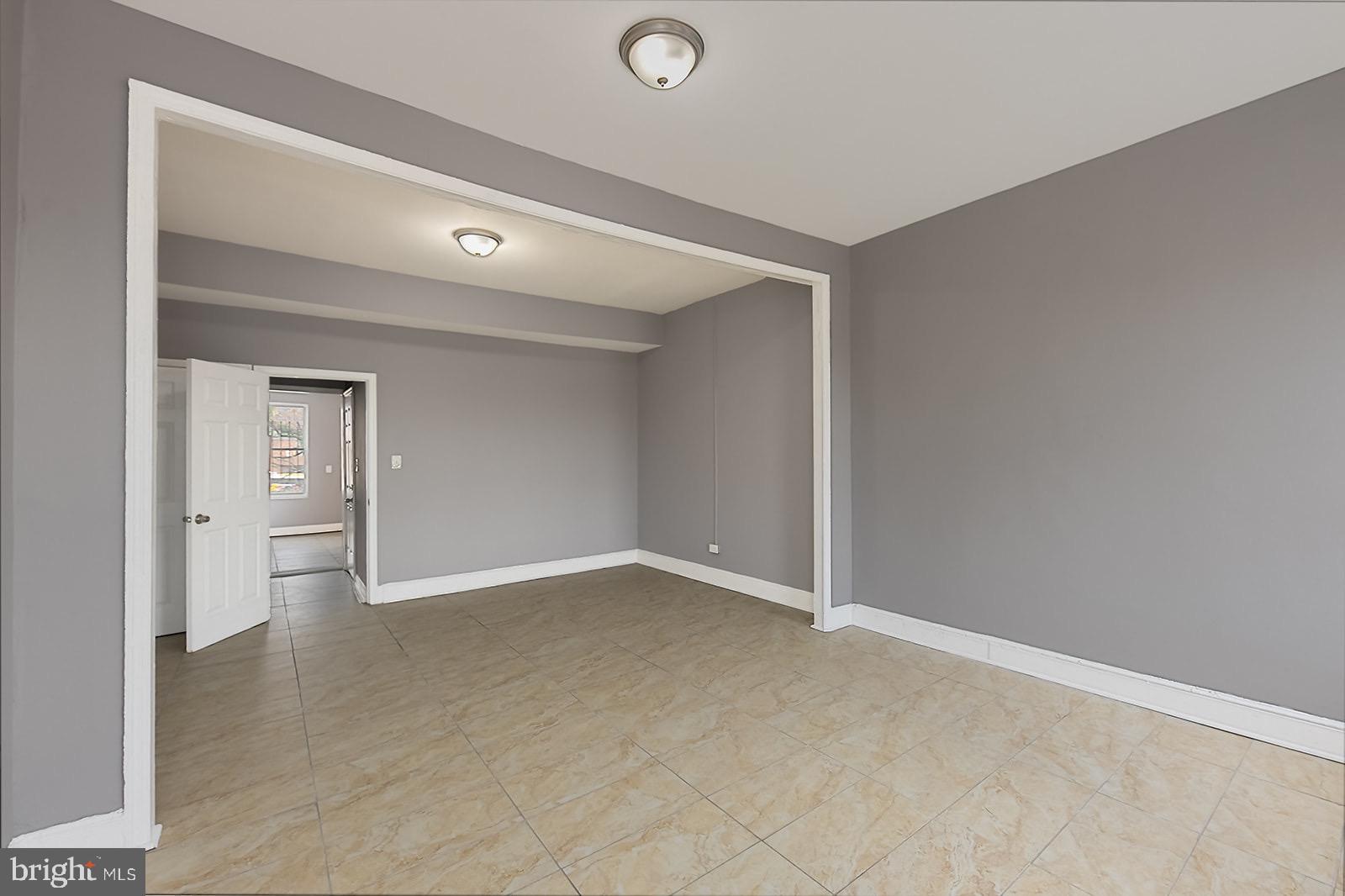 UNION SQUARE - Residential Lease