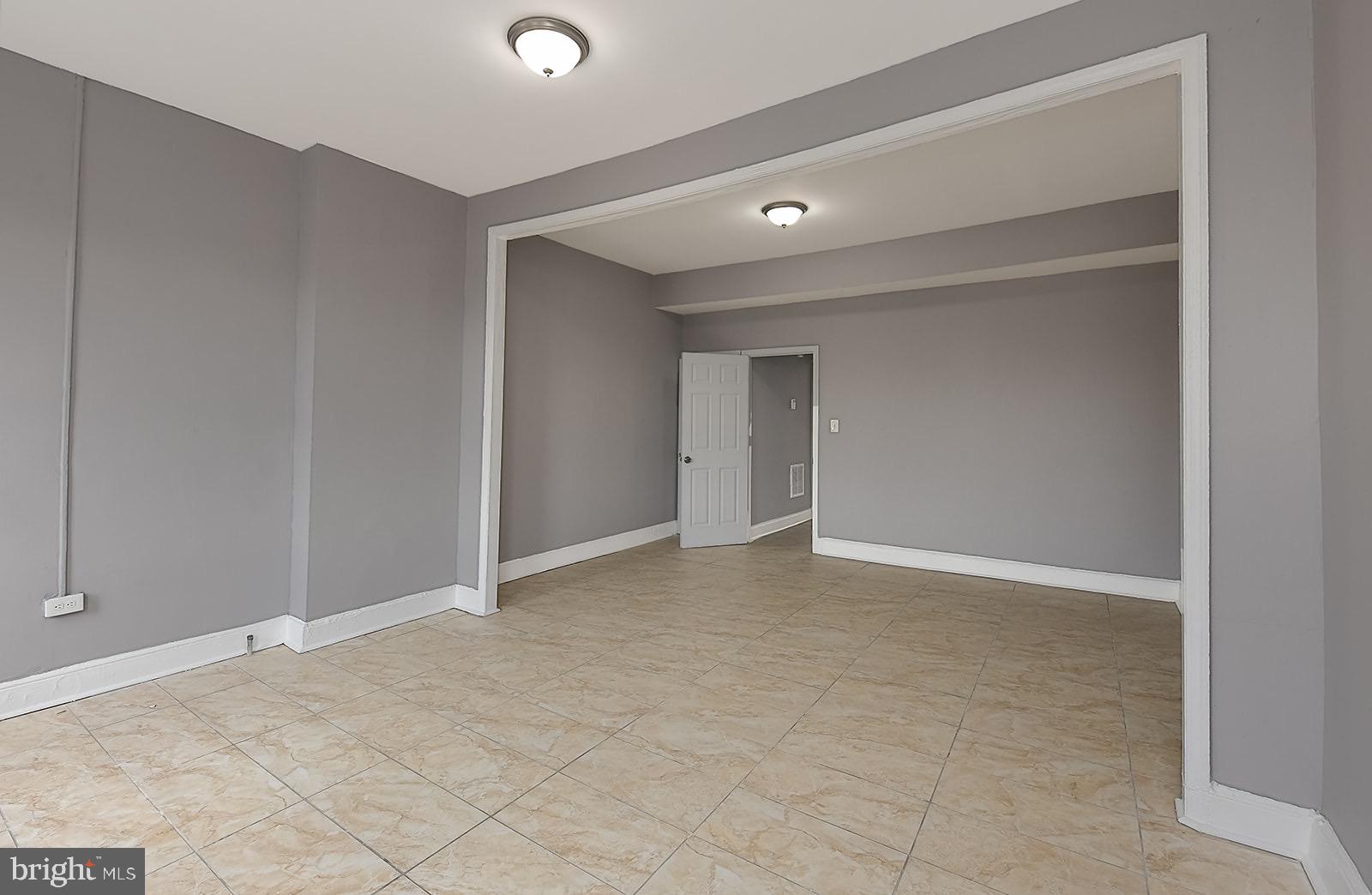 UNION SQUARE - Residential Lease