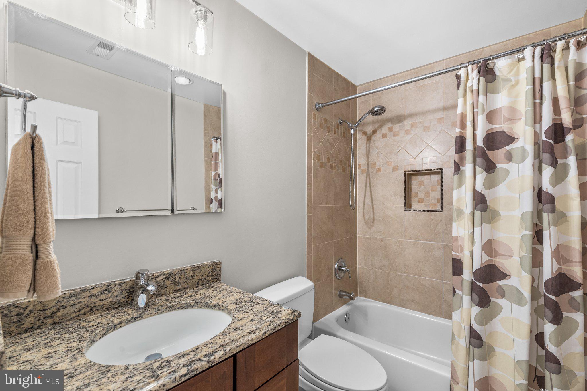 HALLOWELL - Residential