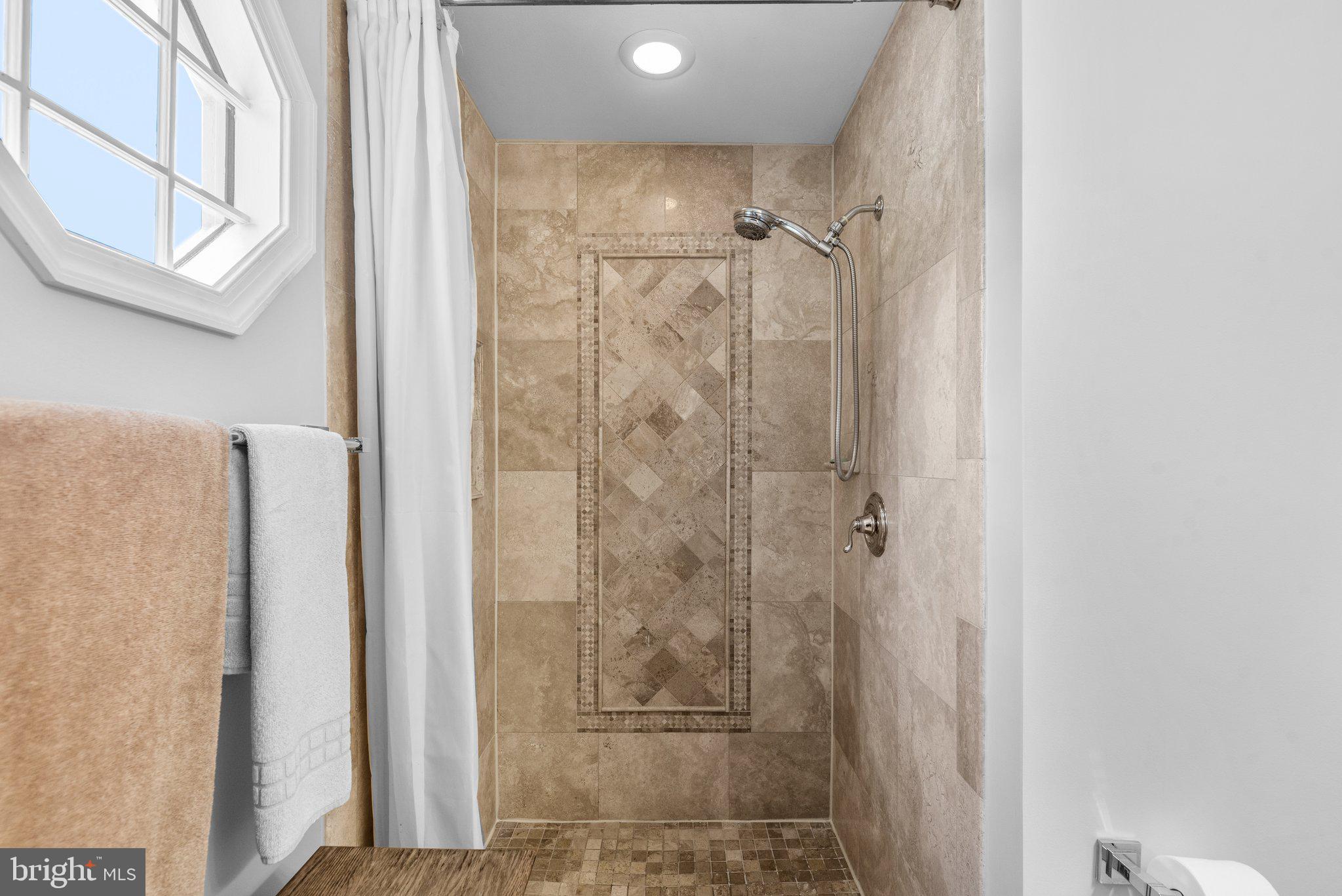 HALLOWELL - Residential