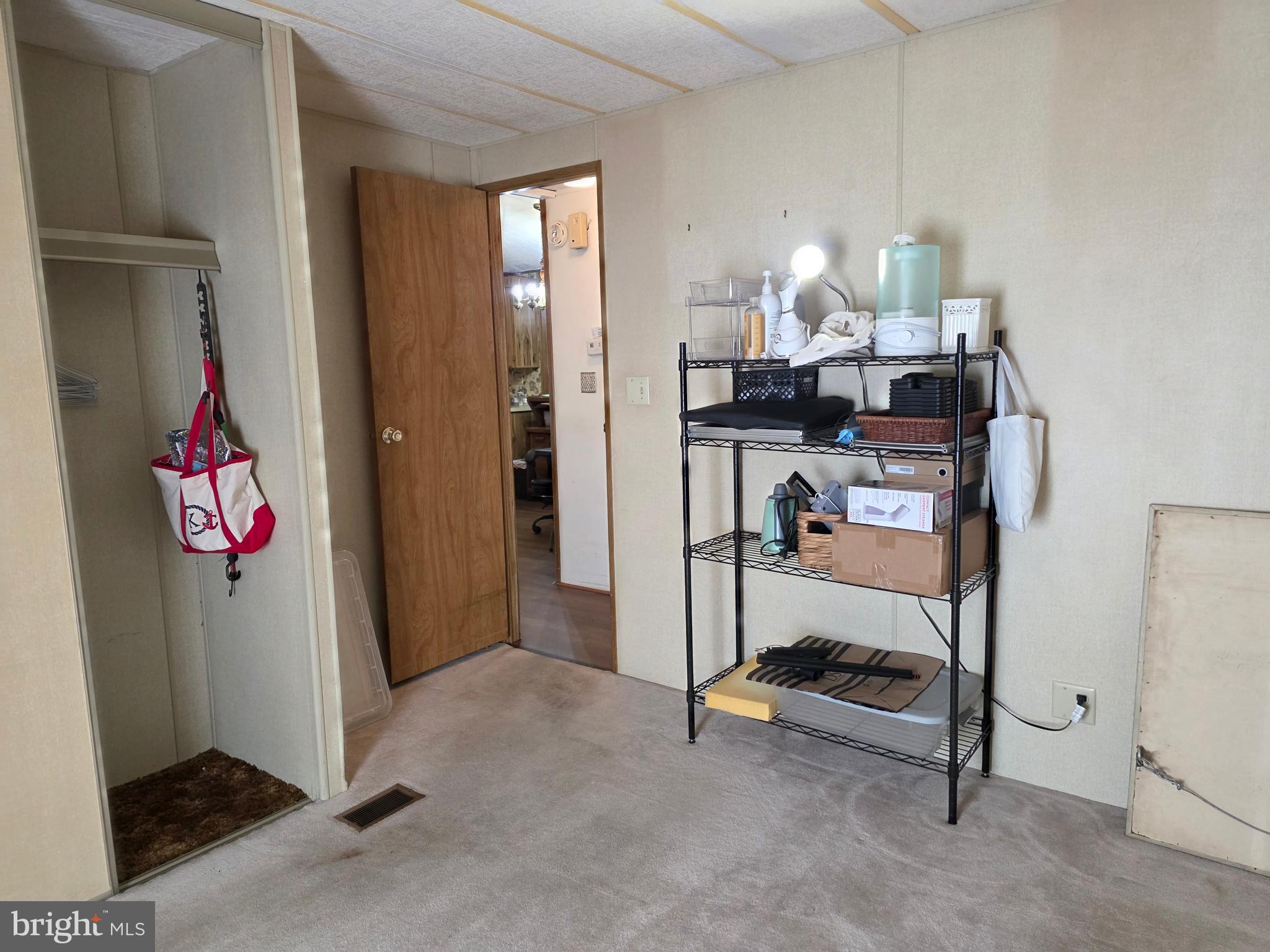 LINCOLN ESTATES MHP - Residential