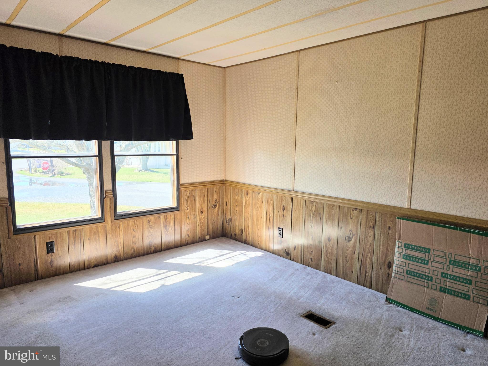 LINCOLN ESTATES MHP - Residential