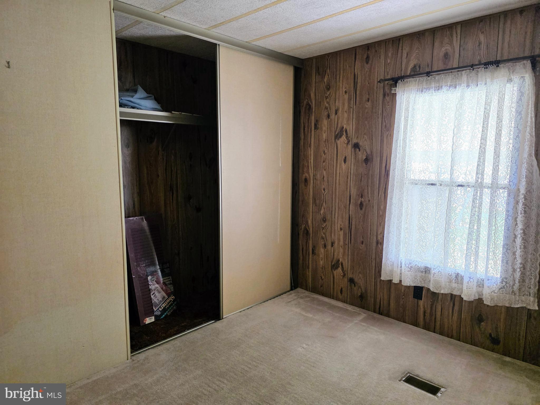 LINCOLN ESTATES MHP - Residential