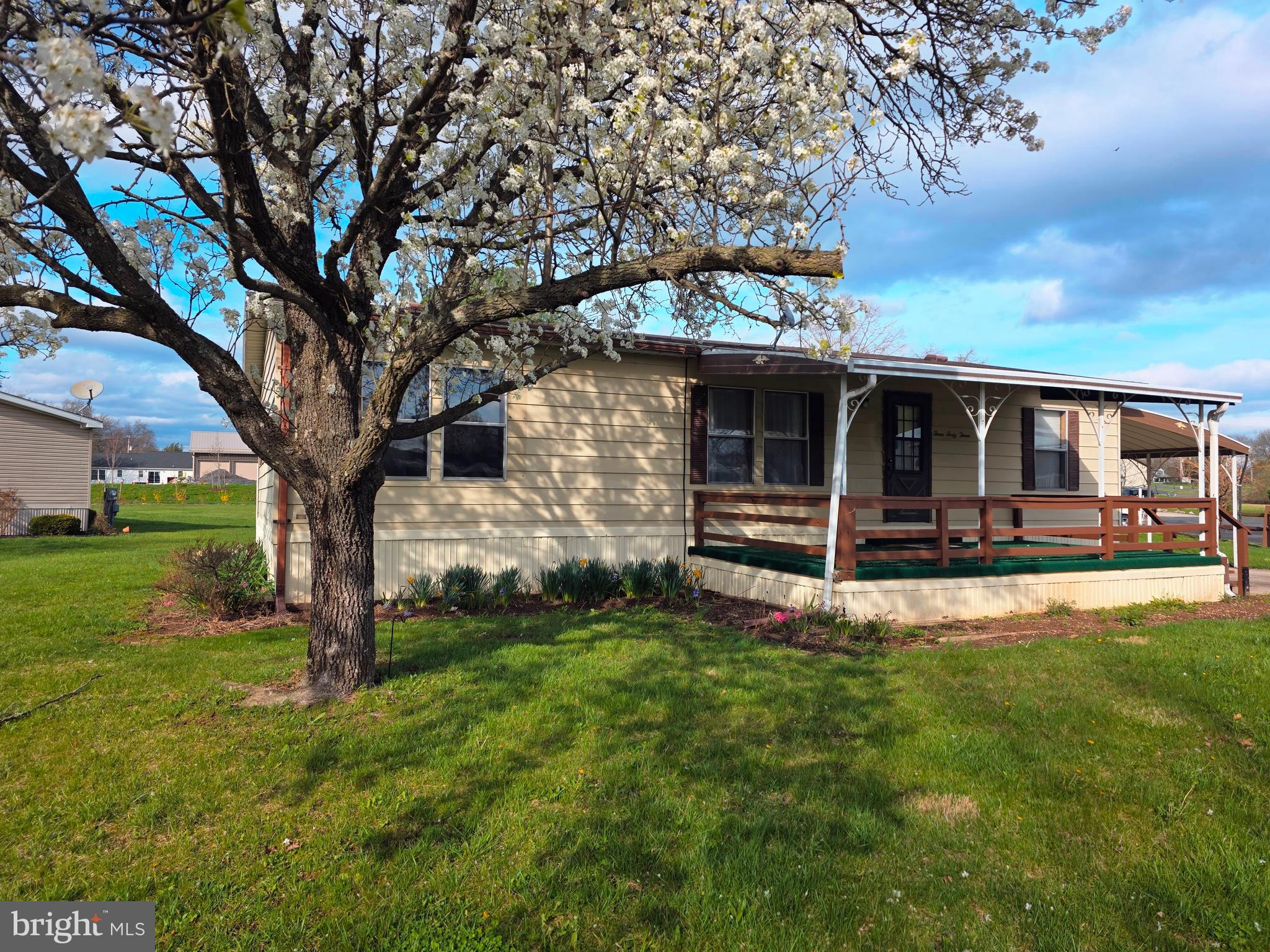 LINCOLN ESTATES MHP - Residential