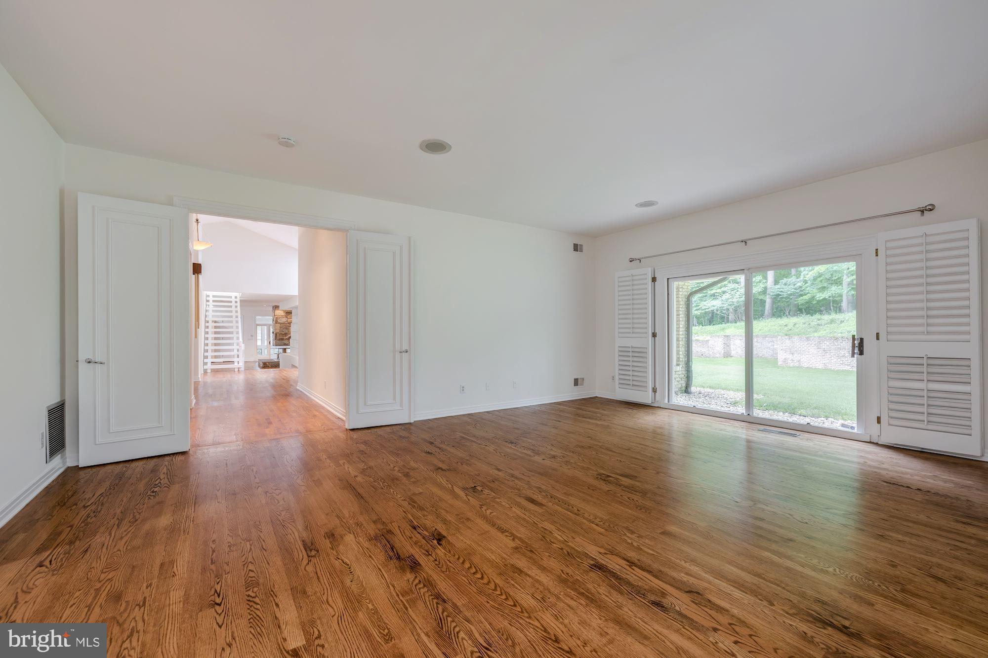 POTOMAC VILLAGE - Residential