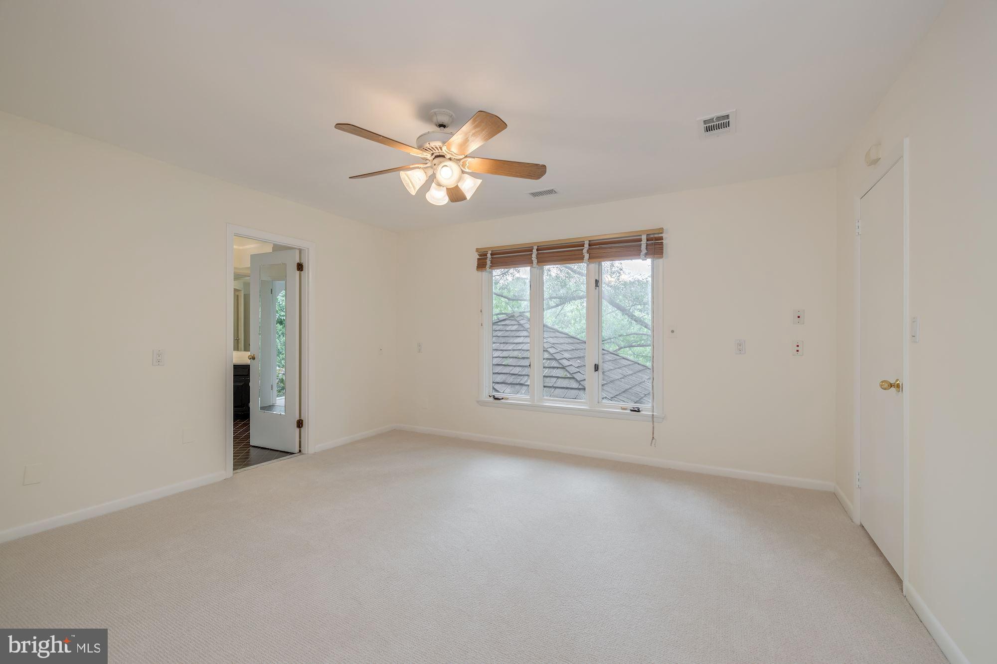 POTOMAC VILLAGE - Residential