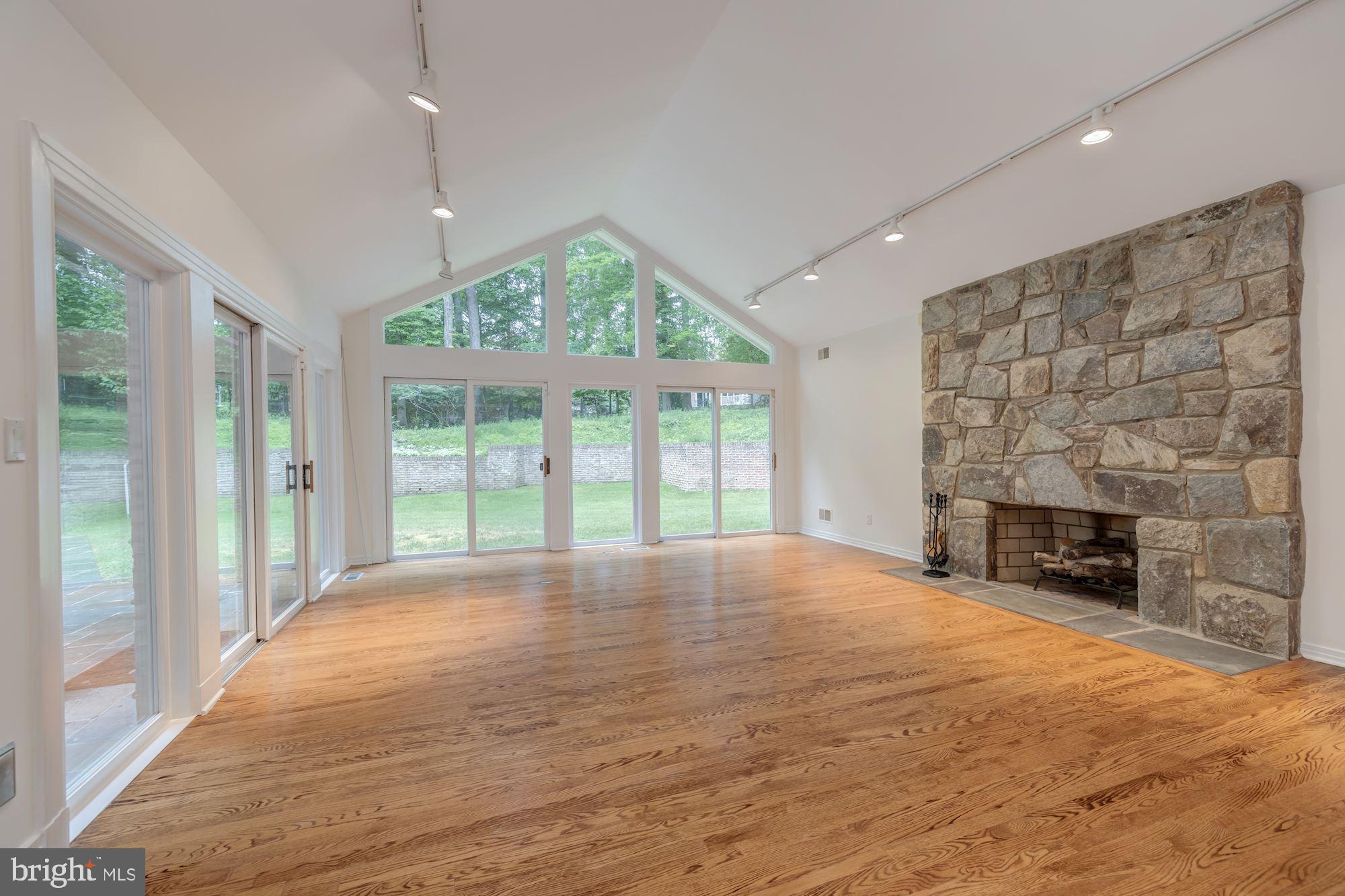 POTOMAC VILLAGE - Residential