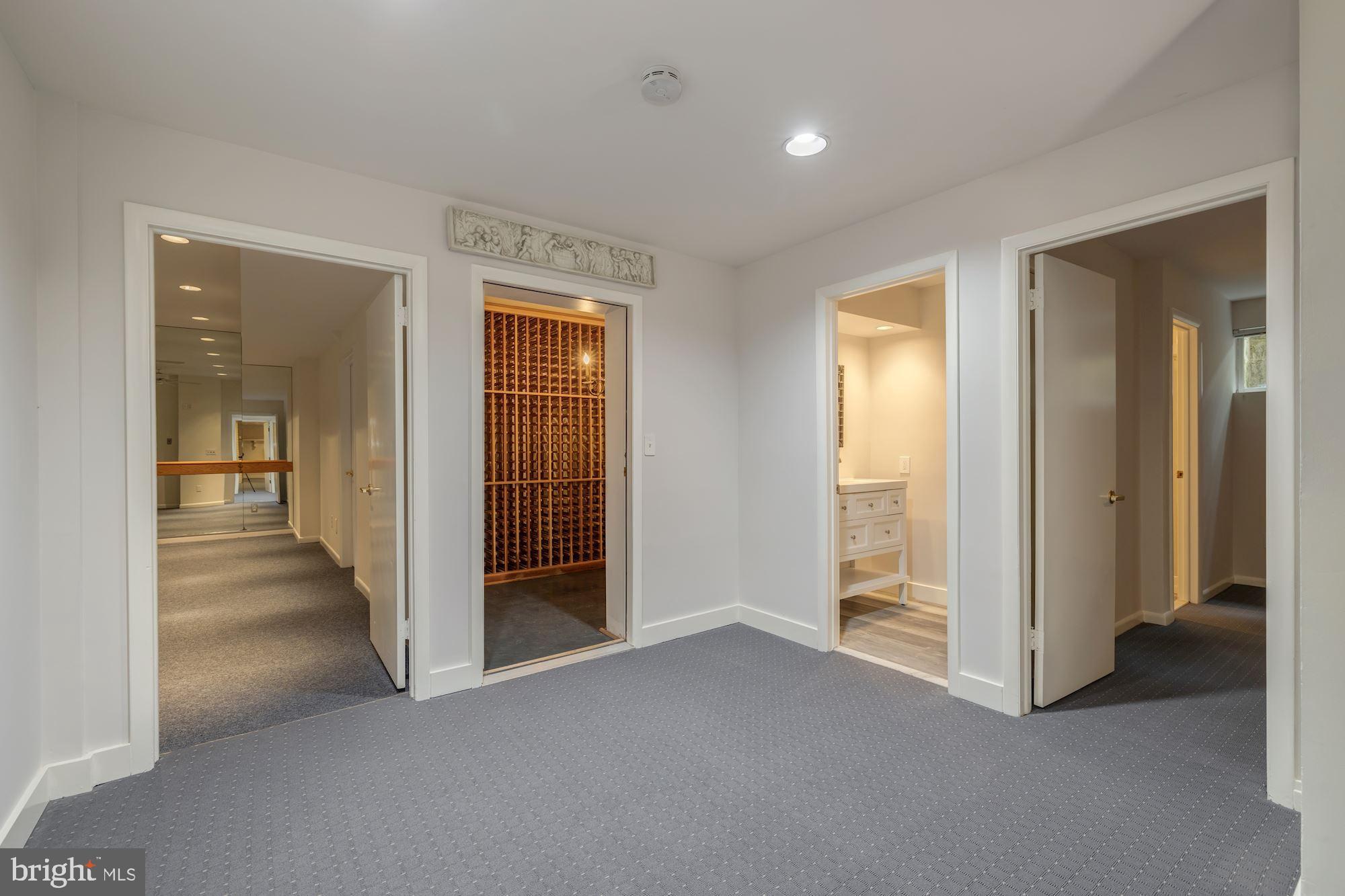 POTOMAC VILLAGE - Residential