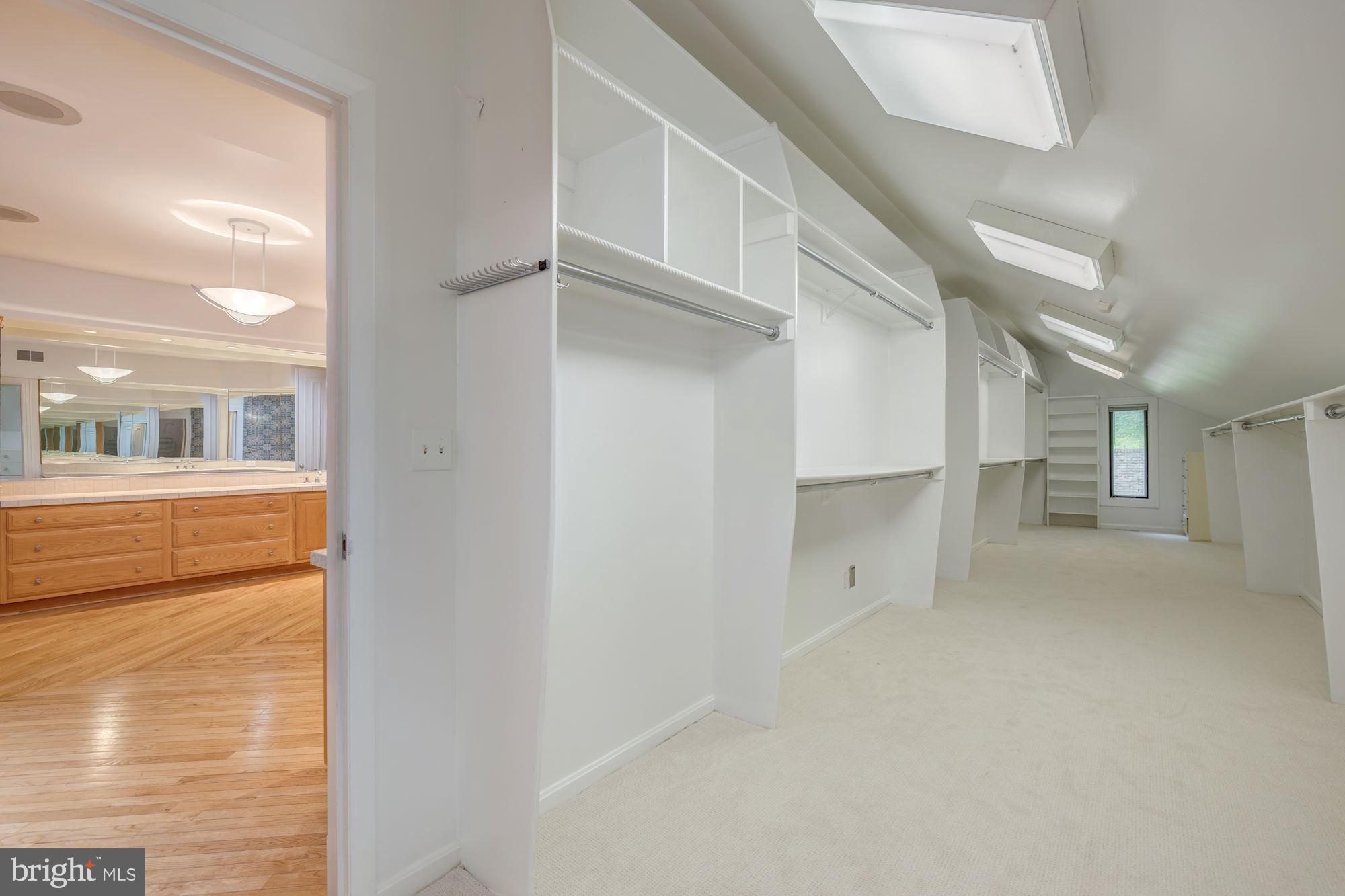 POTOMAC VILLAGE - Residential