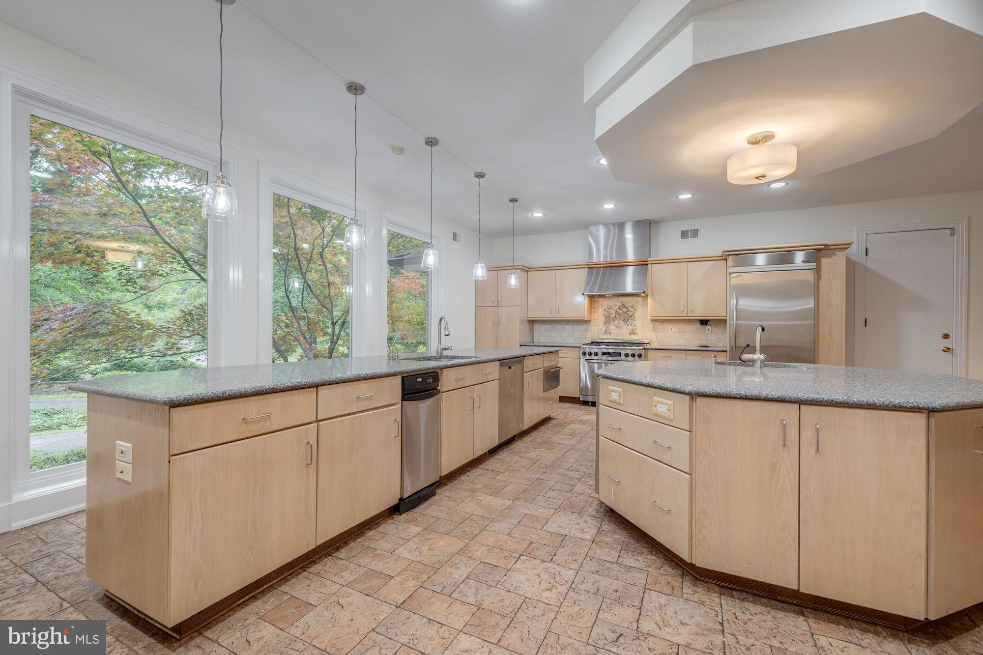 POTOMAC VILLAGE - Residential