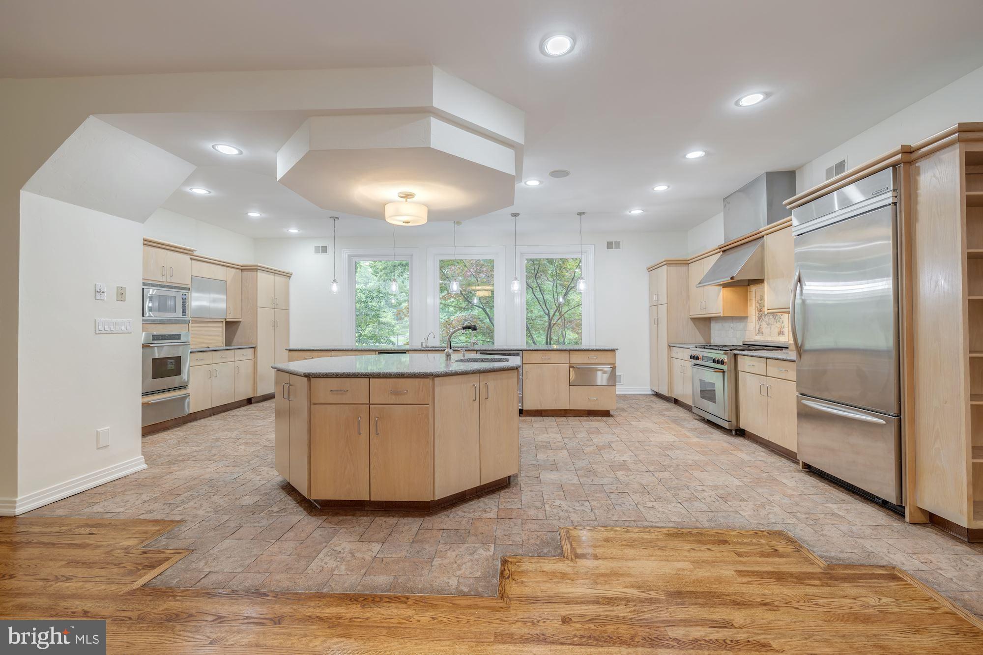 POTOMAC VILLAGE - Residential