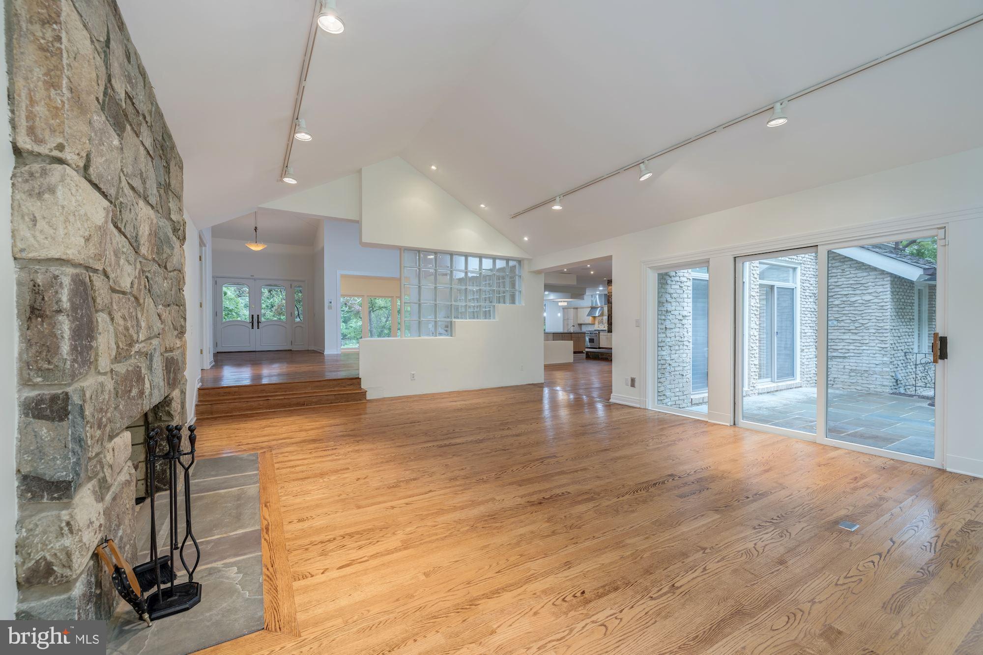 POTOMAC VILLAGE - Residential