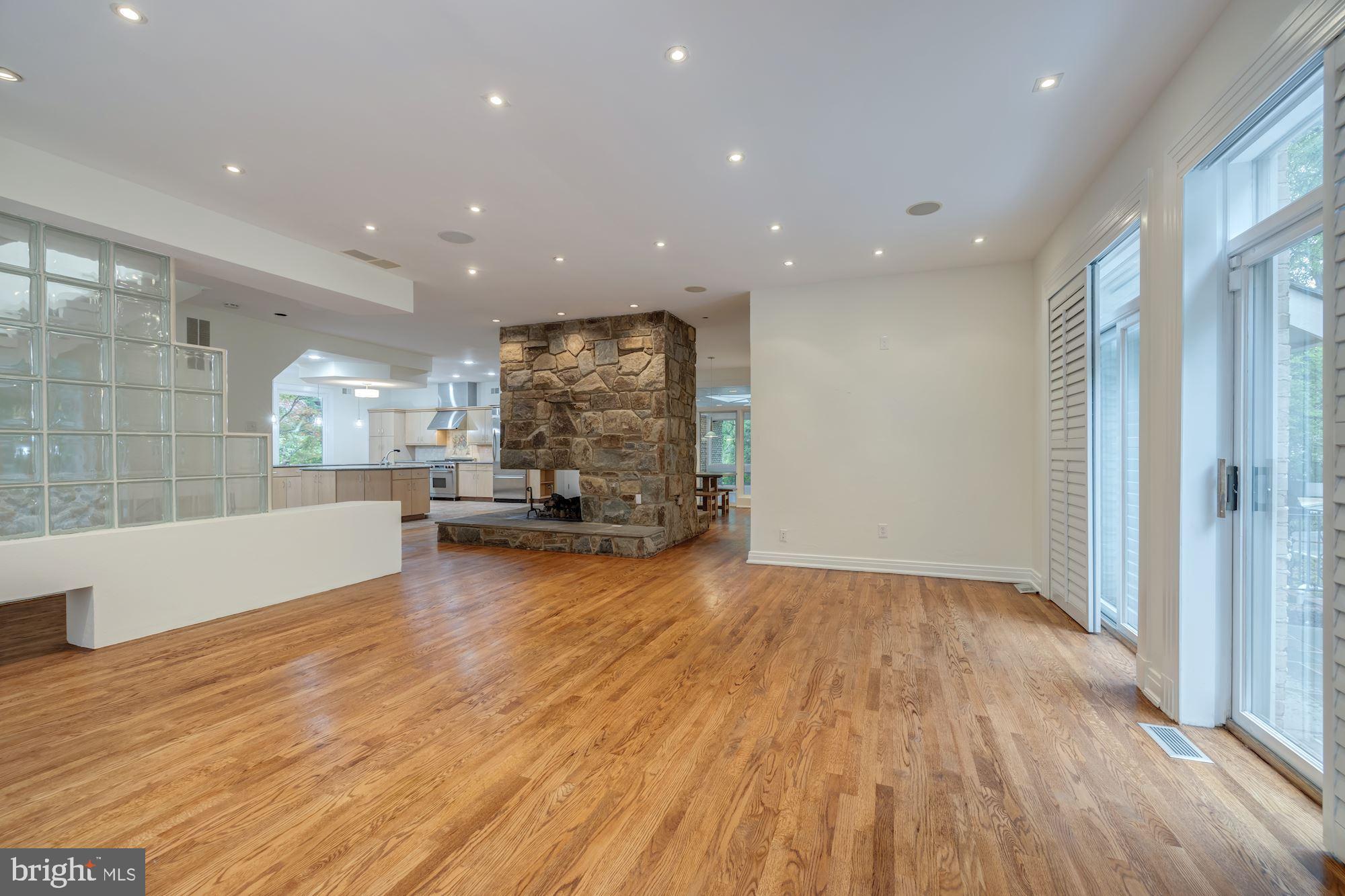 POTOMAC VILLAGE - Residential