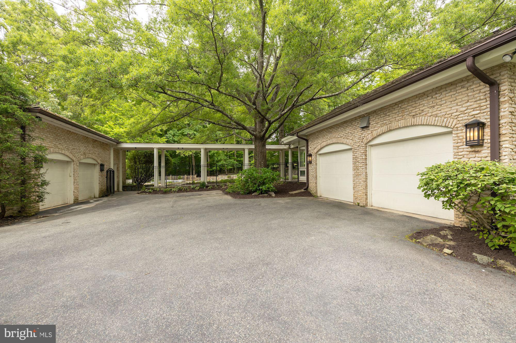 POTOMAC VILLAGE - Residential