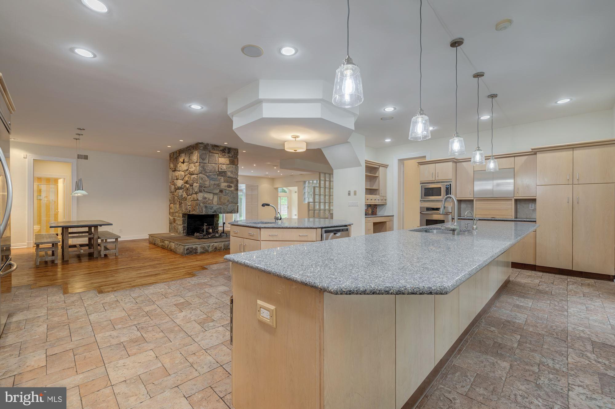 POTOMAC VILLAGE - Residential