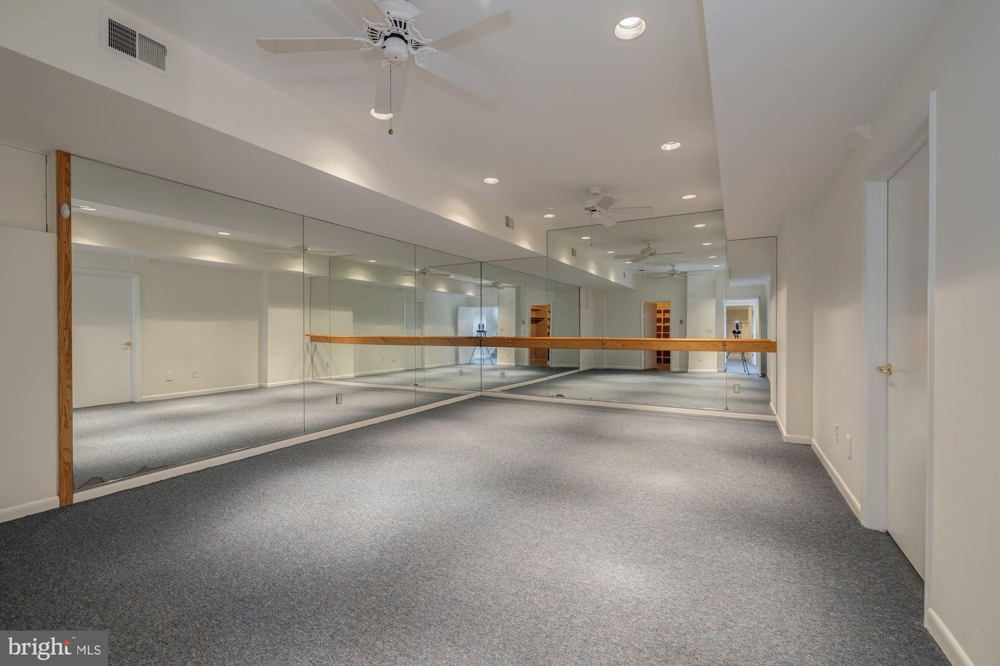 POTOMAC VILLAGE - Residential