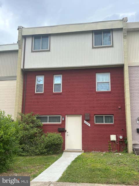 Townhouse For Sale - 8654 Brae Brooke Drive<br/> LANHAM, MD 20706