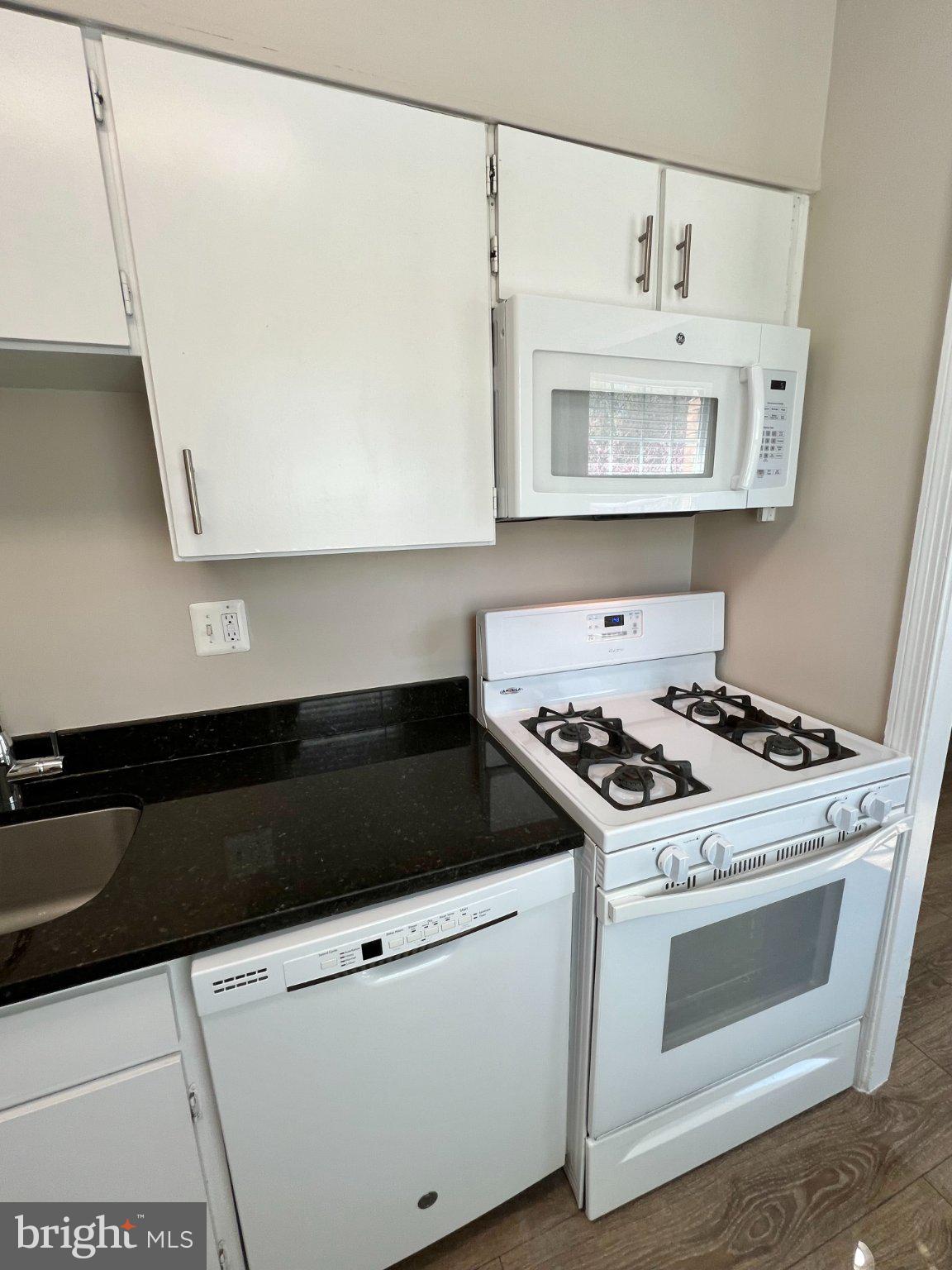 FREDERICK COURTS - Residential