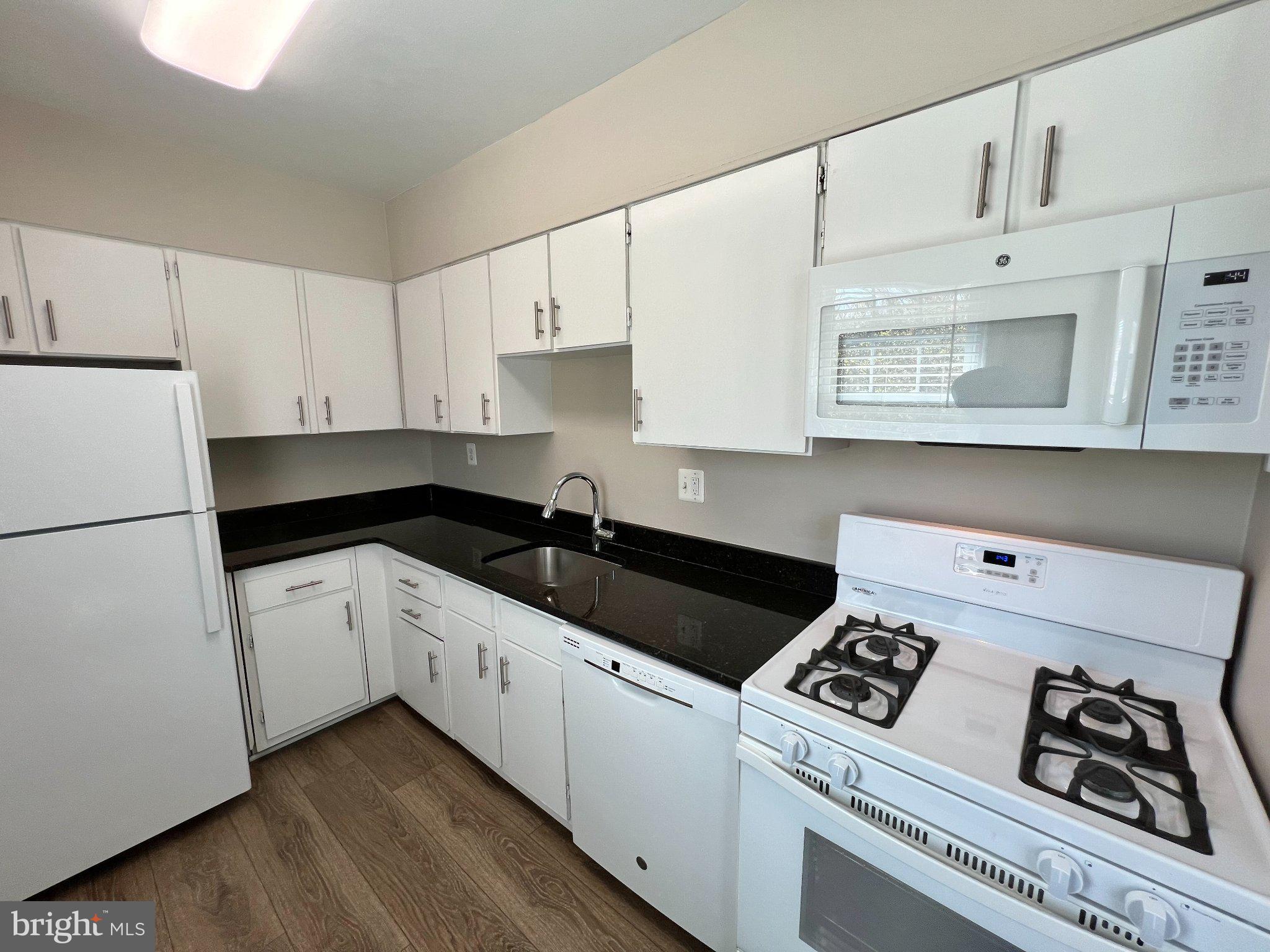 FREDERICK COURTS - Residential