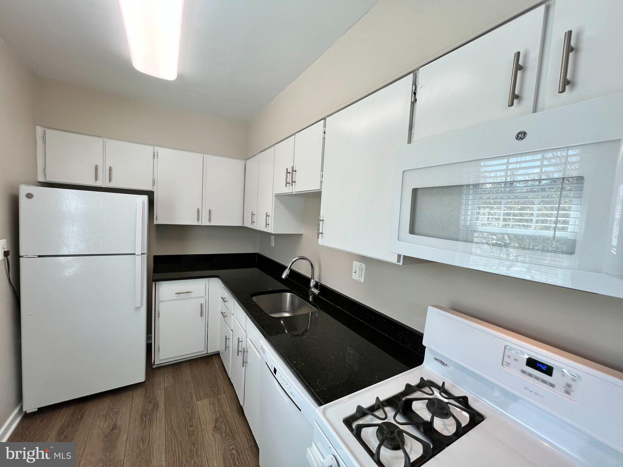 FREDERICK COURTS - Residential