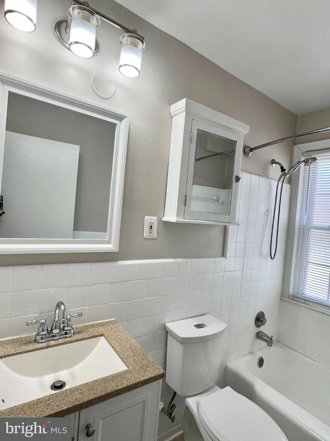 FREDERICK COURTS - Residential