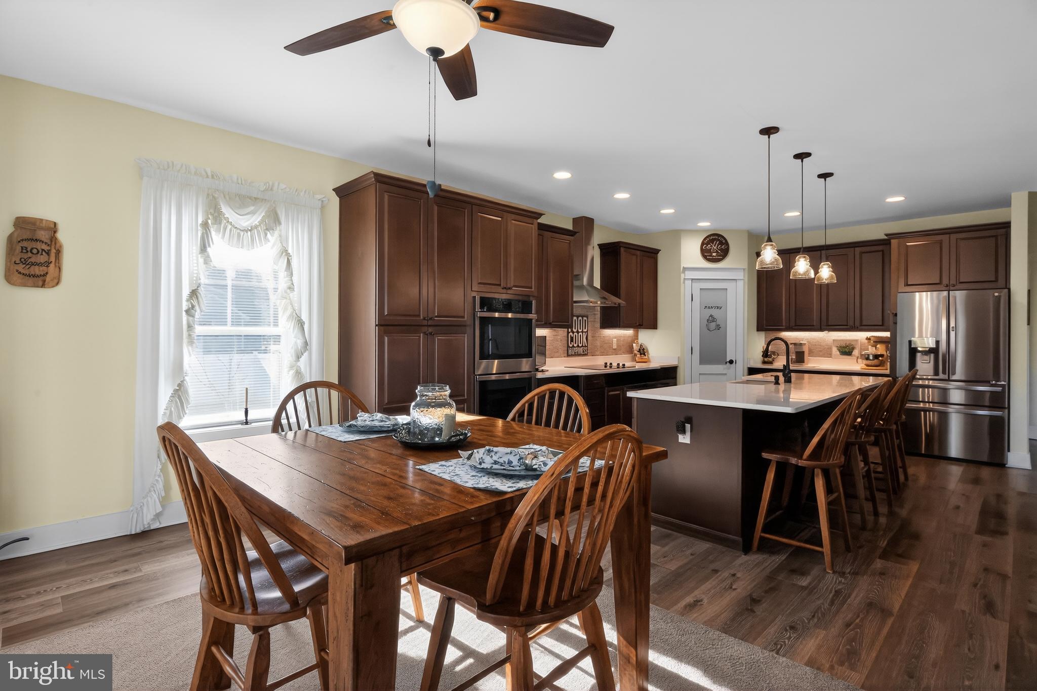 DEERE COUNTRY - Residential