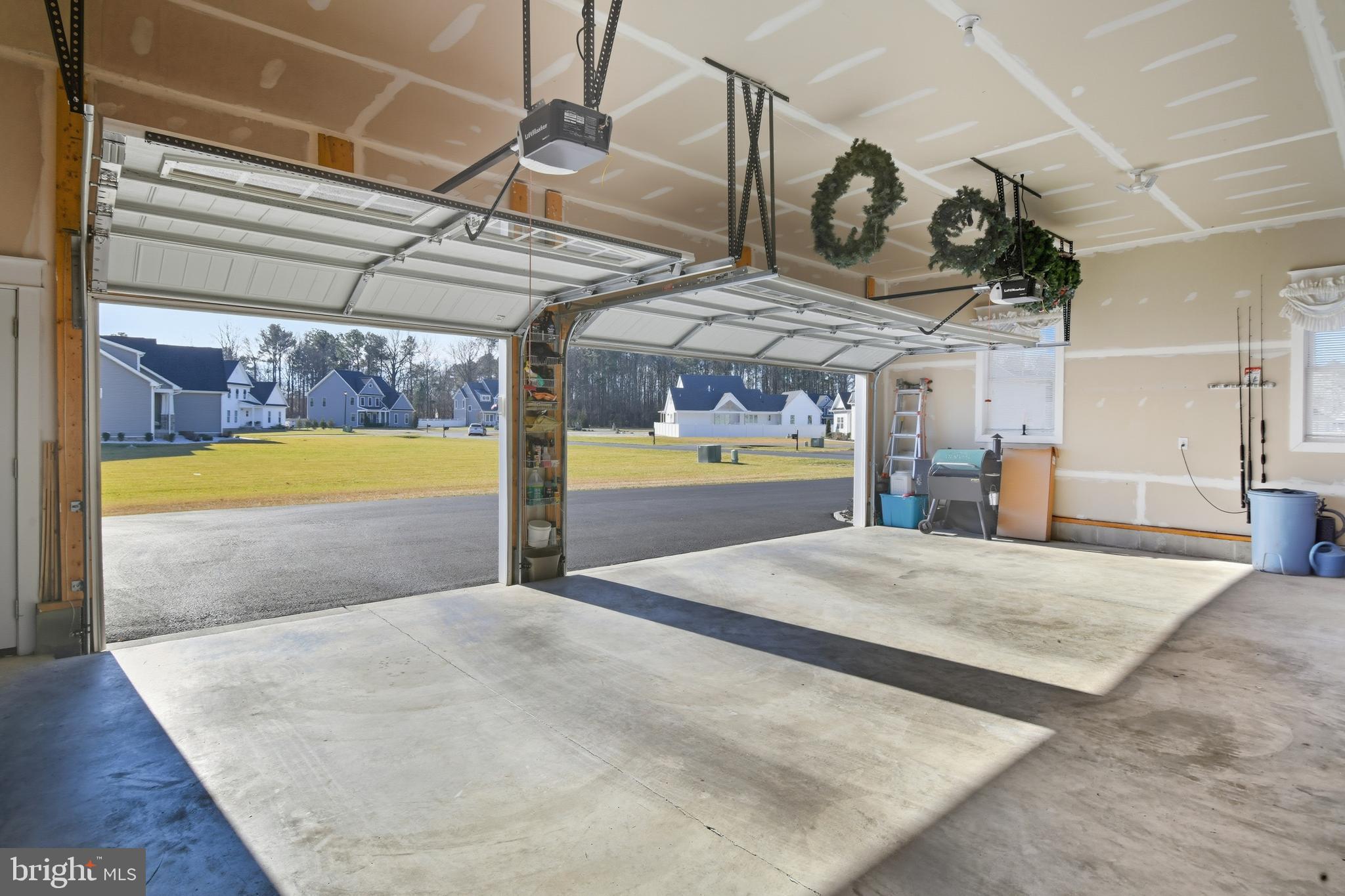 DEERE COUNTRY - Residential