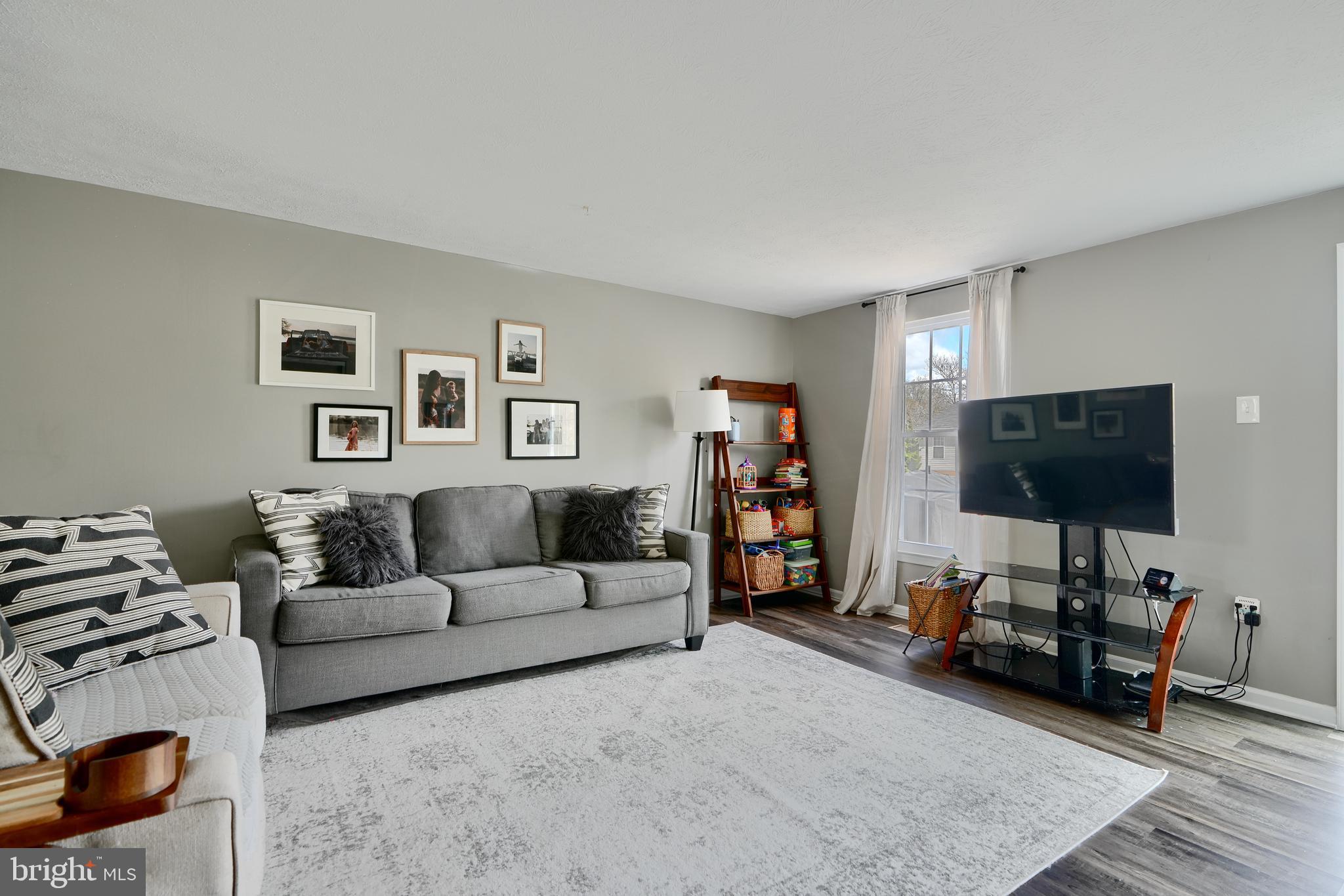 BRENTWOOD CONDO - Residential