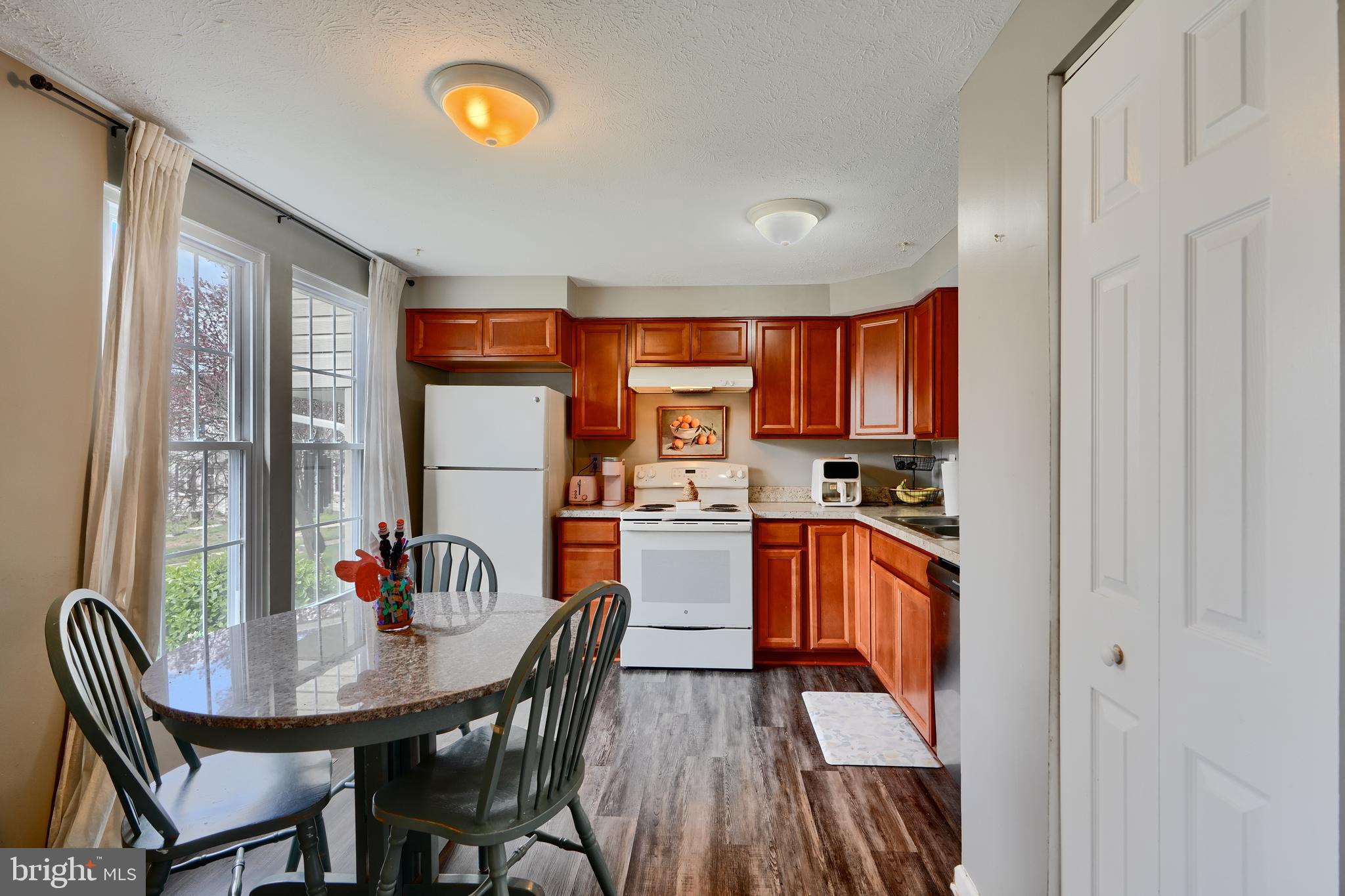 BRENTWOOD CONDO - Residential