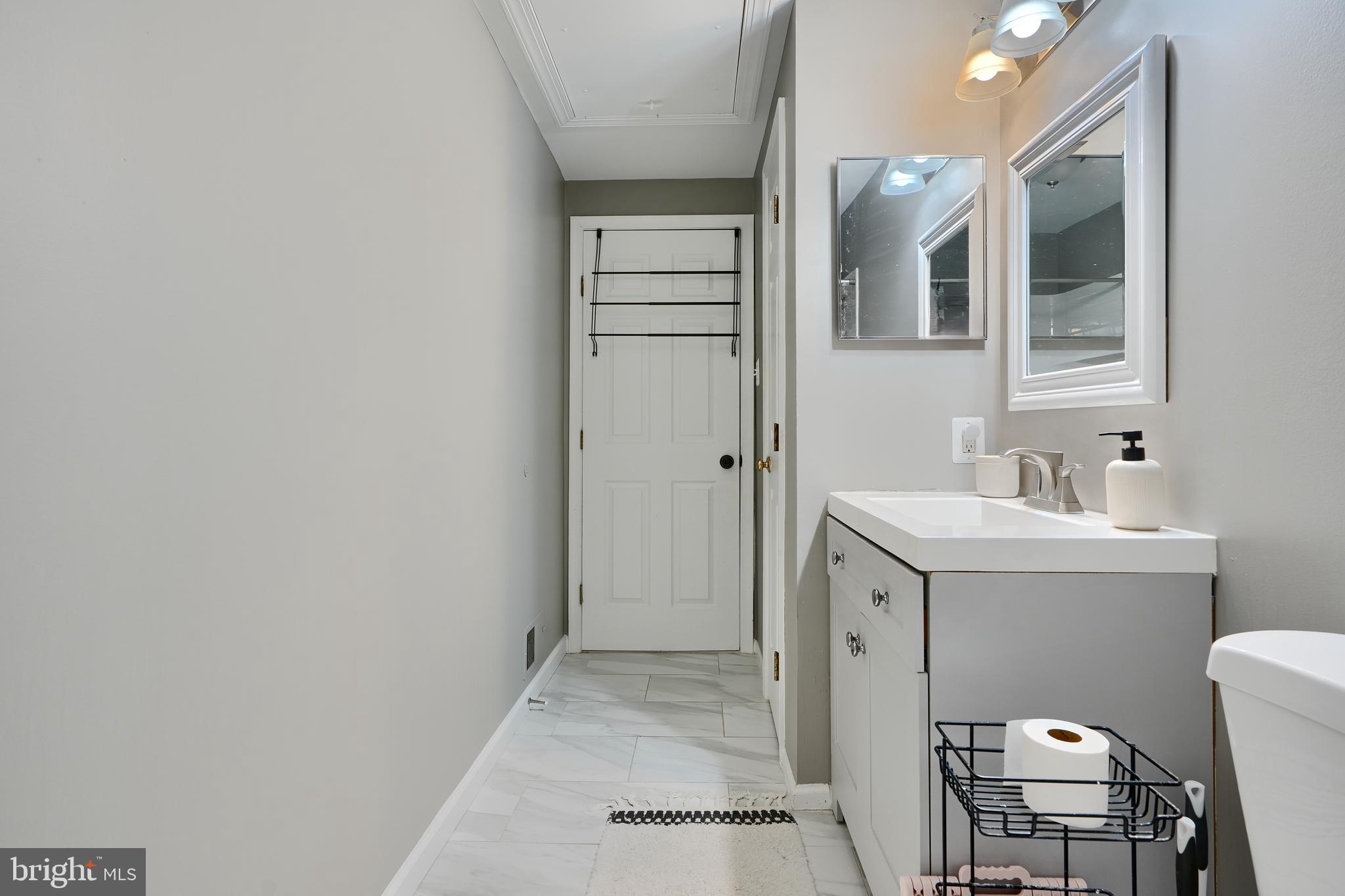 BRENTWOOD CONDO - Residential