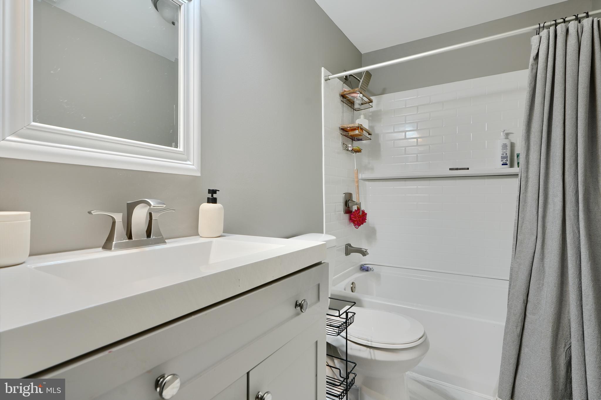 BRENTWOOD CONDO - Residential