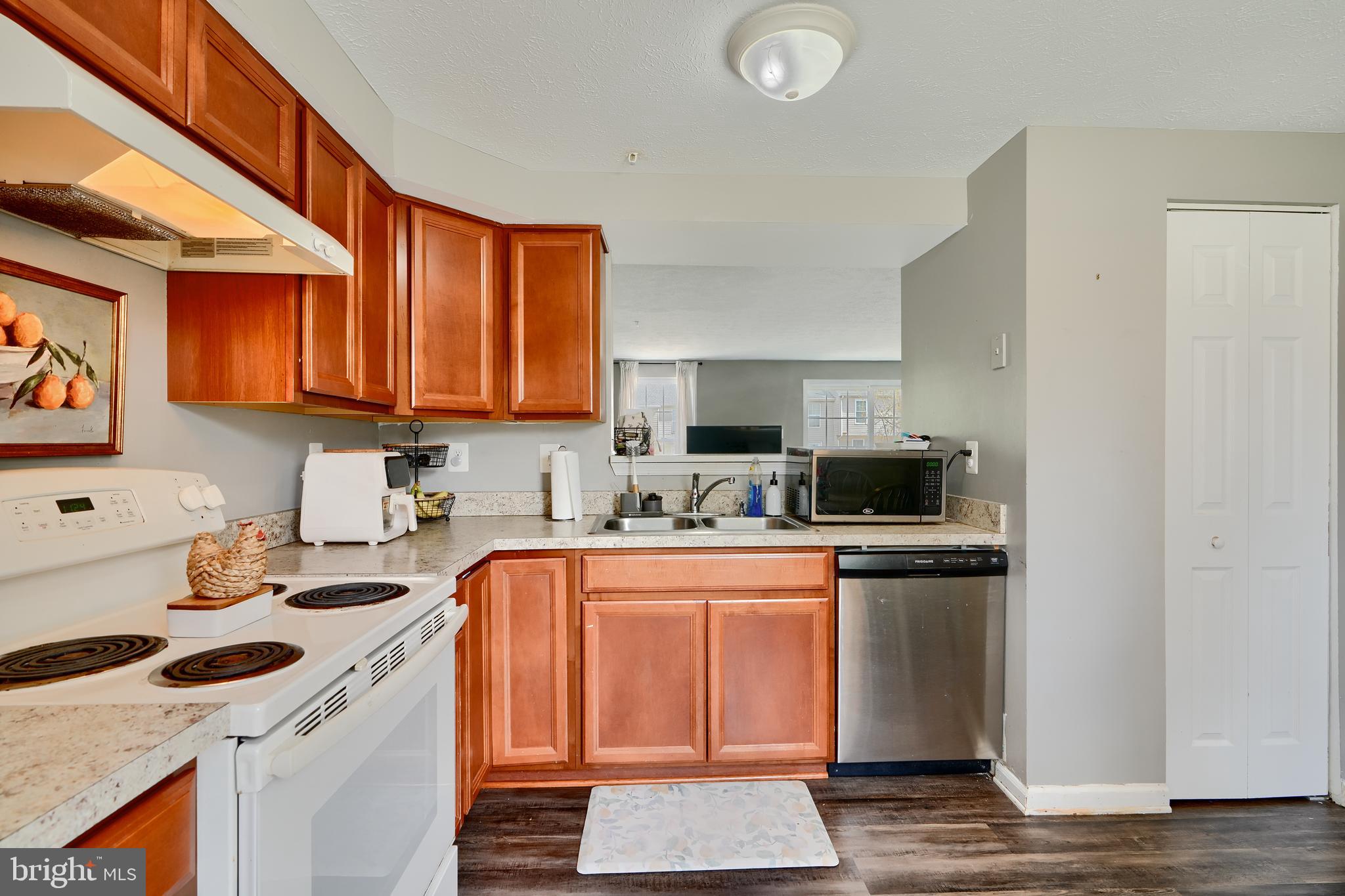 BRENTWOOD CONDO - Residential