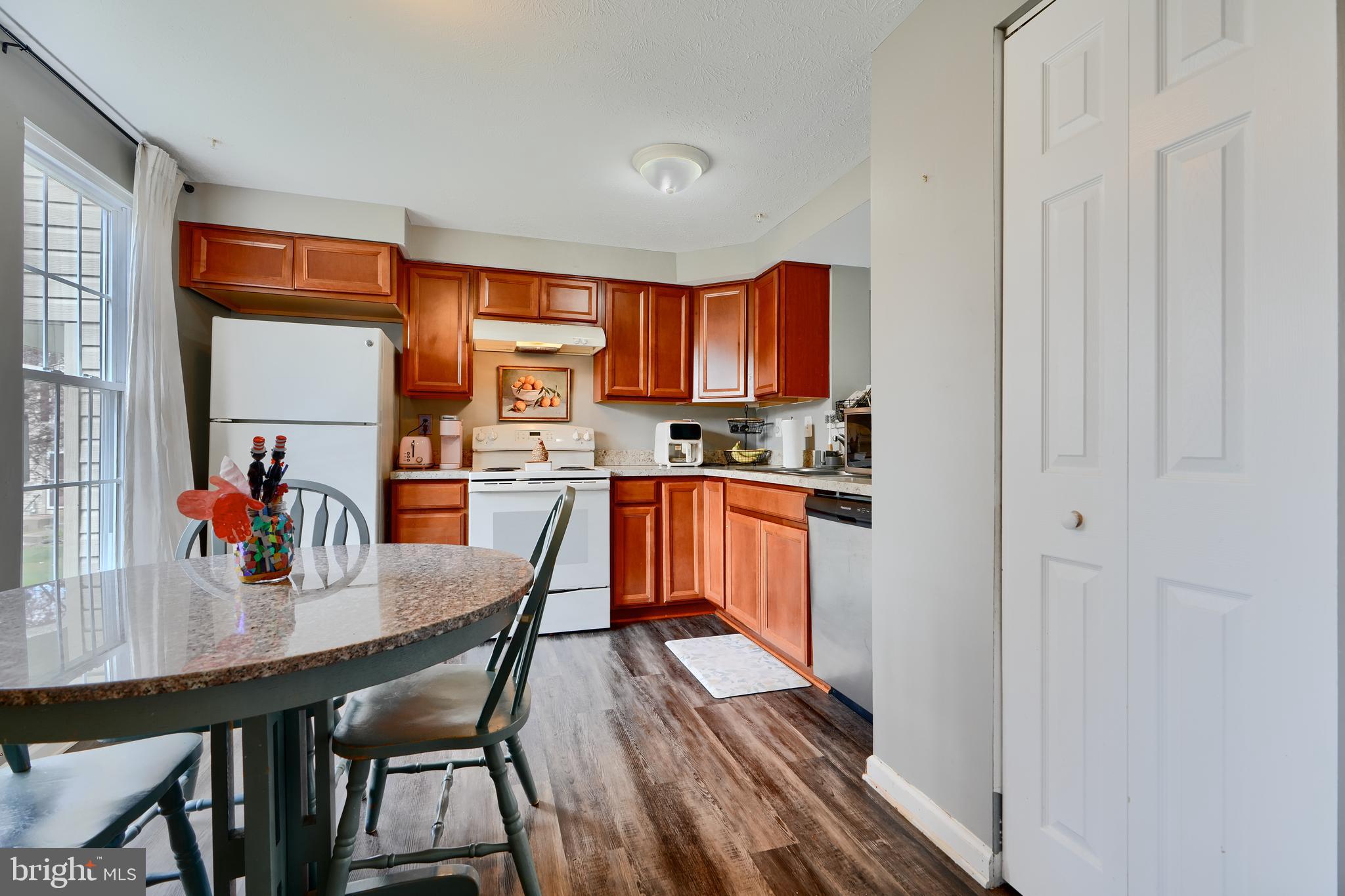 BRENTWOOD CONDO - Residential