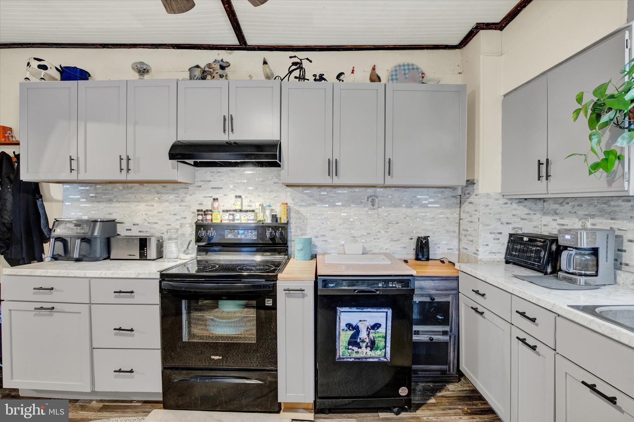 PERRYVILLE - Residential