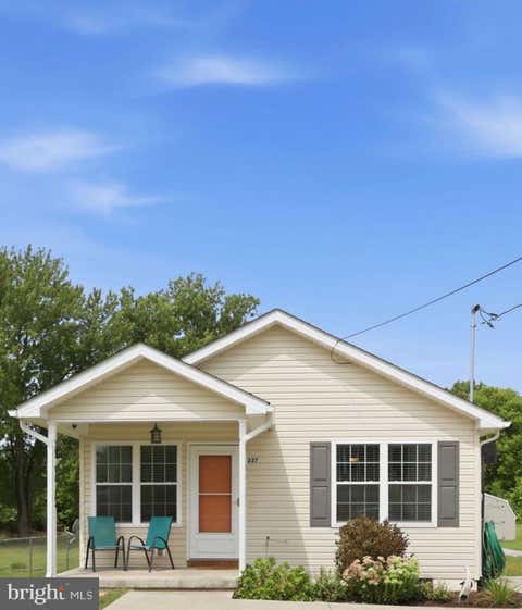 Homes For Sale - 227 Stonewall Street<br/> STRASBURG, VA 22657