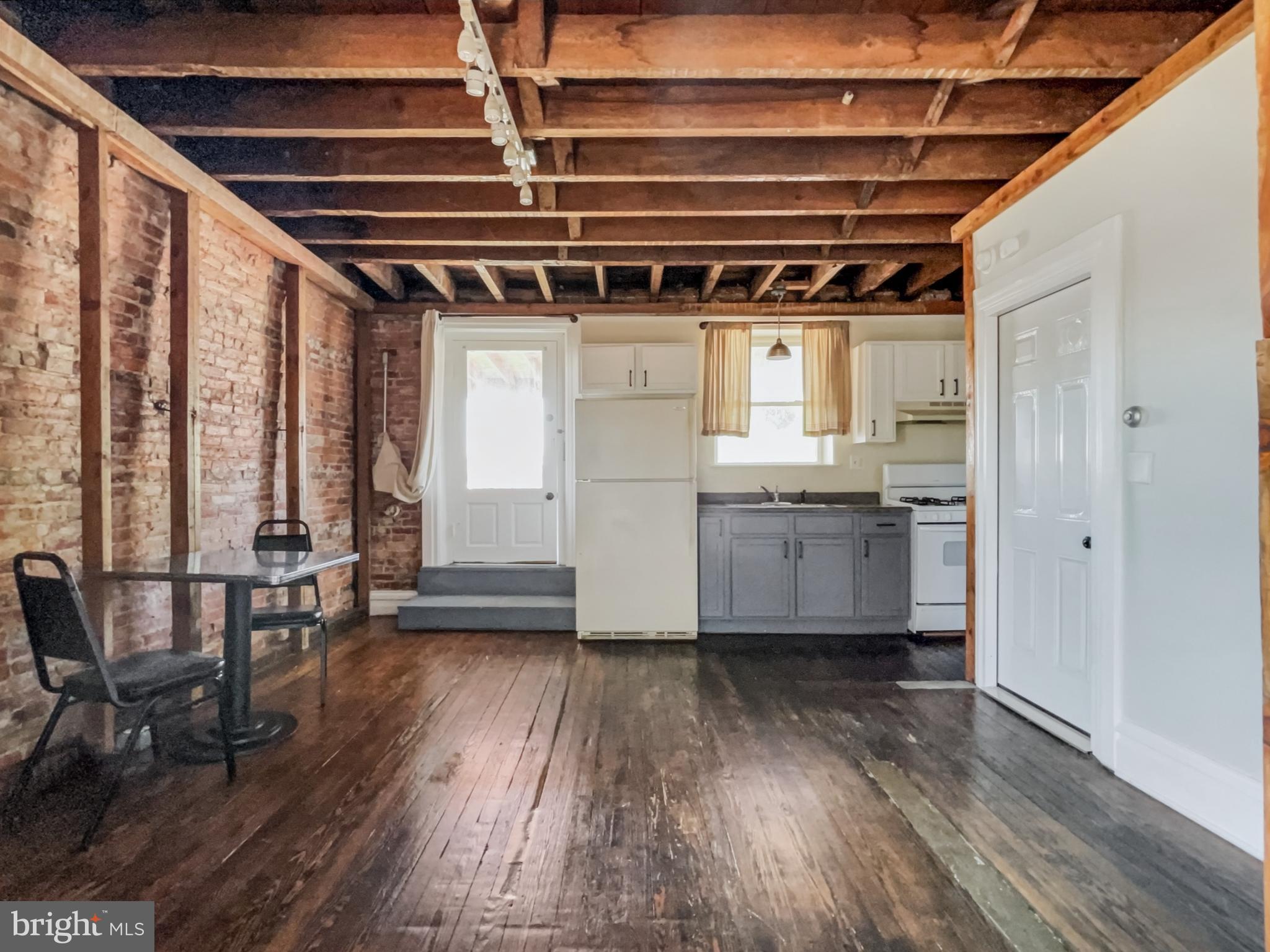 219 S UNION STREET 3