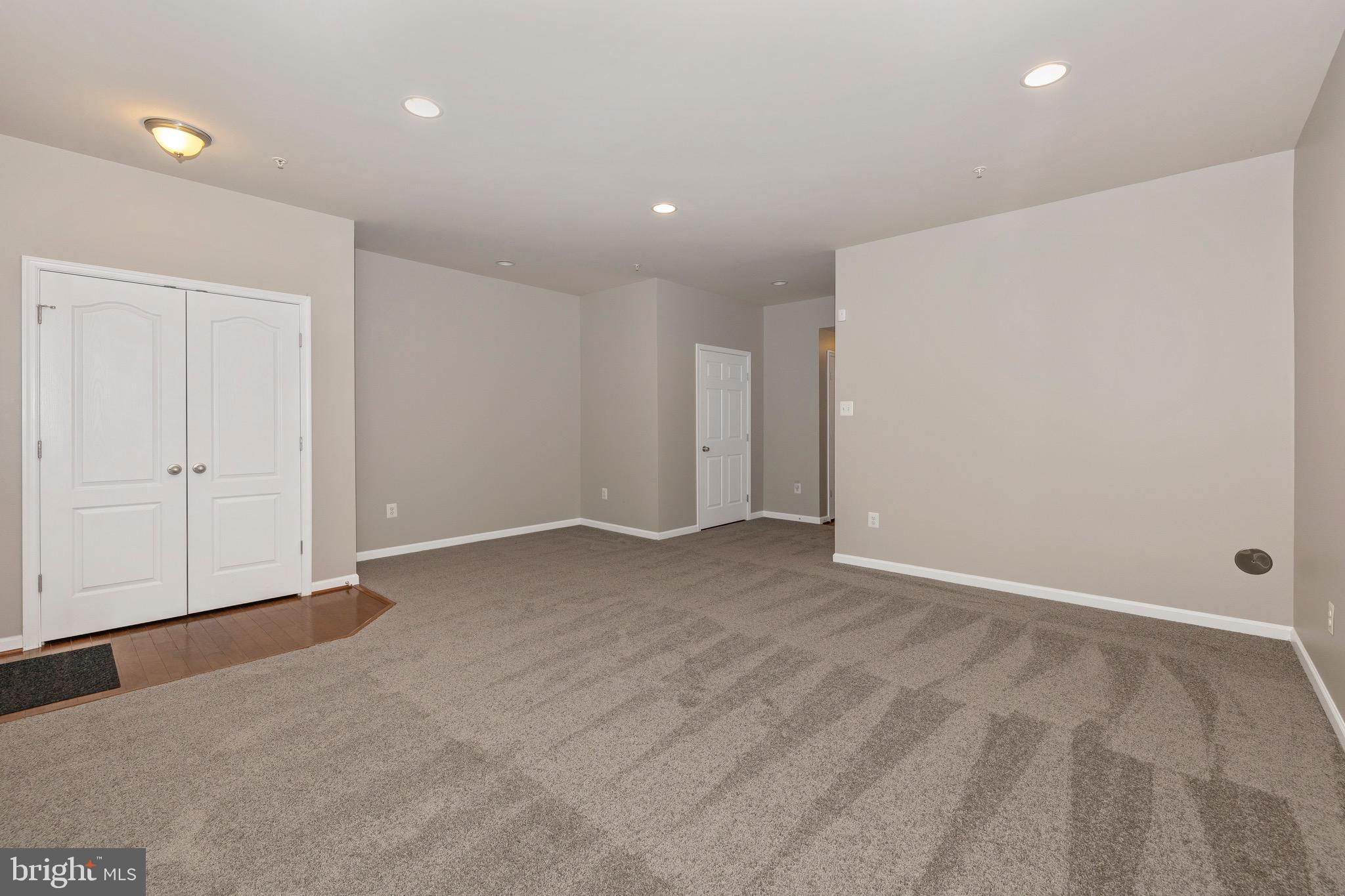 MARKET SQUARE - Residential