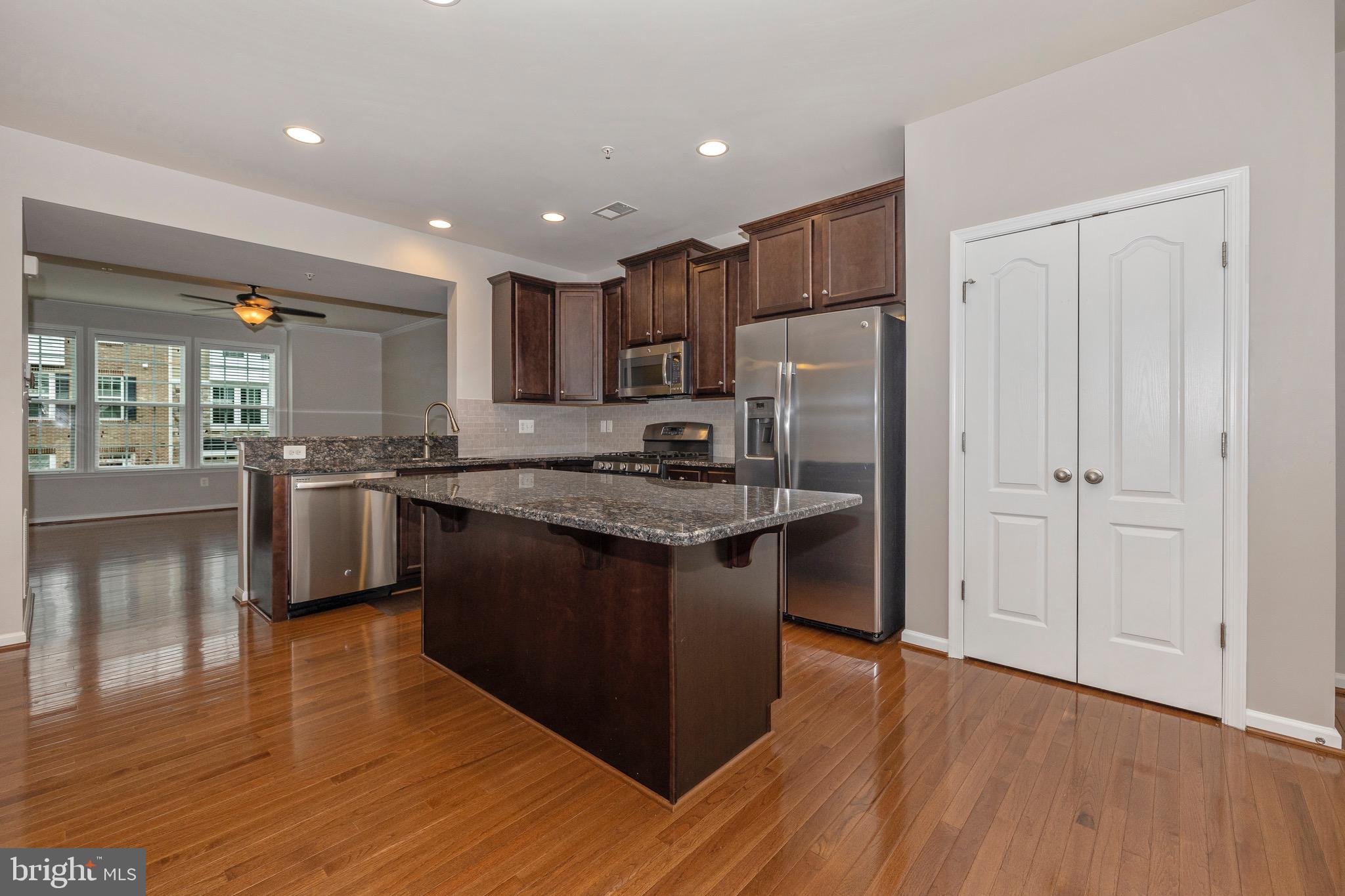 MARKET SQUARE - Residential