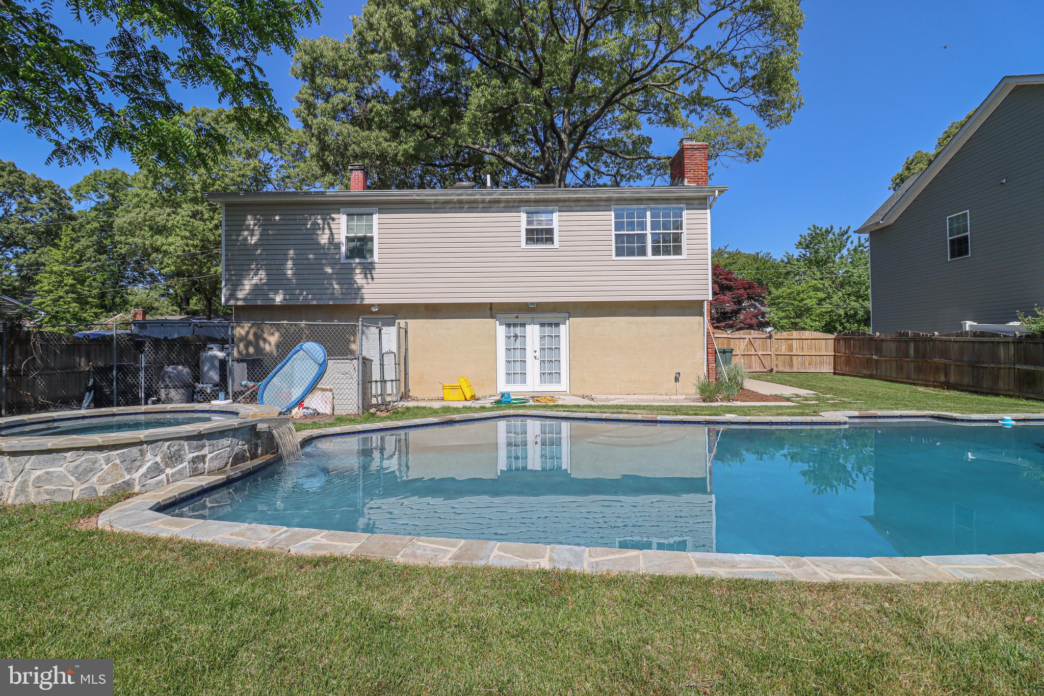 CARROLLTON MANOR - Residential