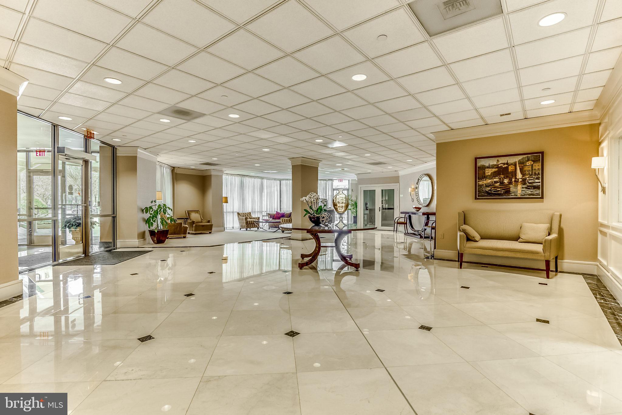 VIRGINIA SQUARE - Residential Lease