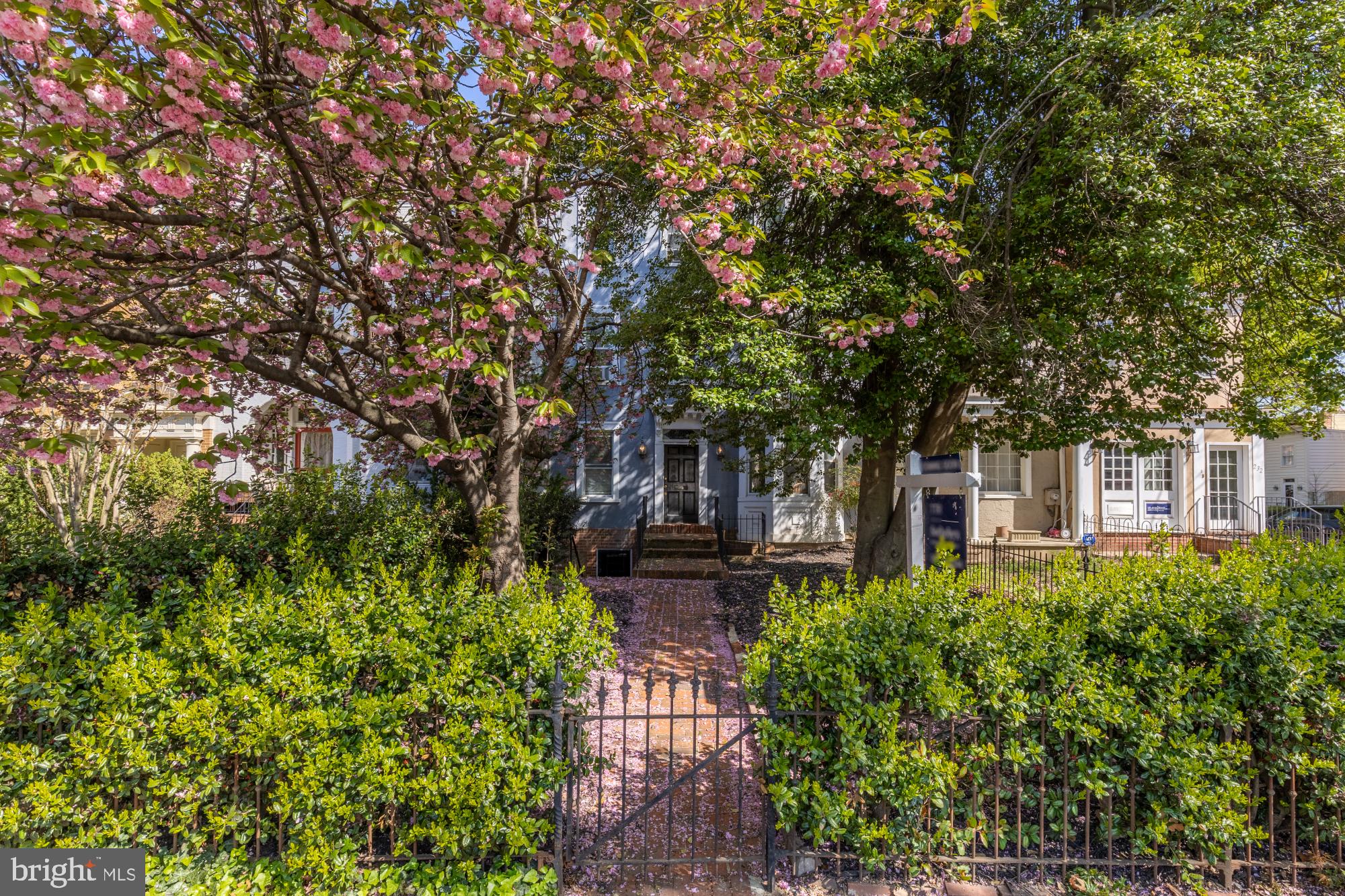 228 EAST CAPITOL NE